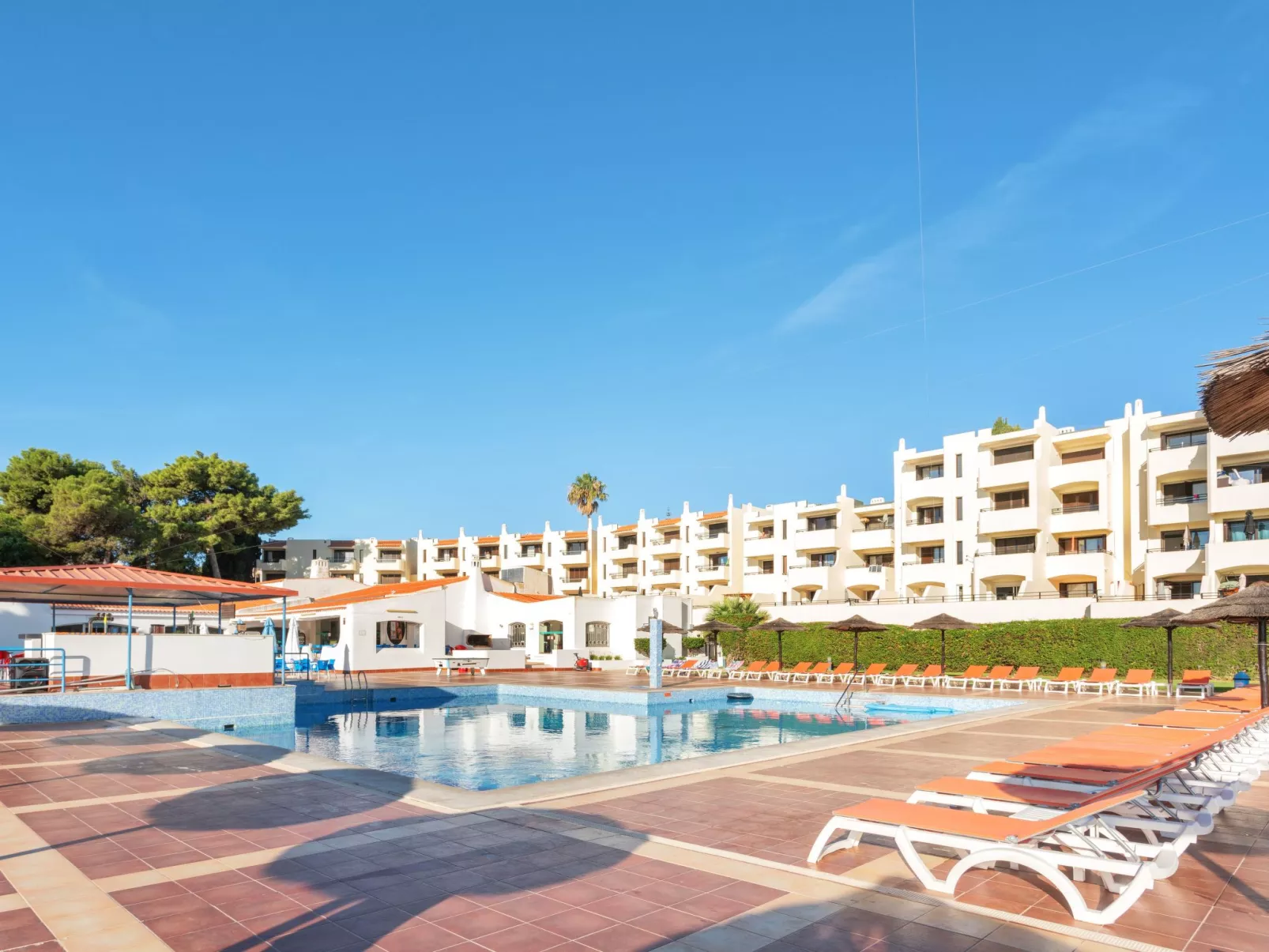 Studio-Apartment "Jardim" mit Gemeinschaftspool-Buiten