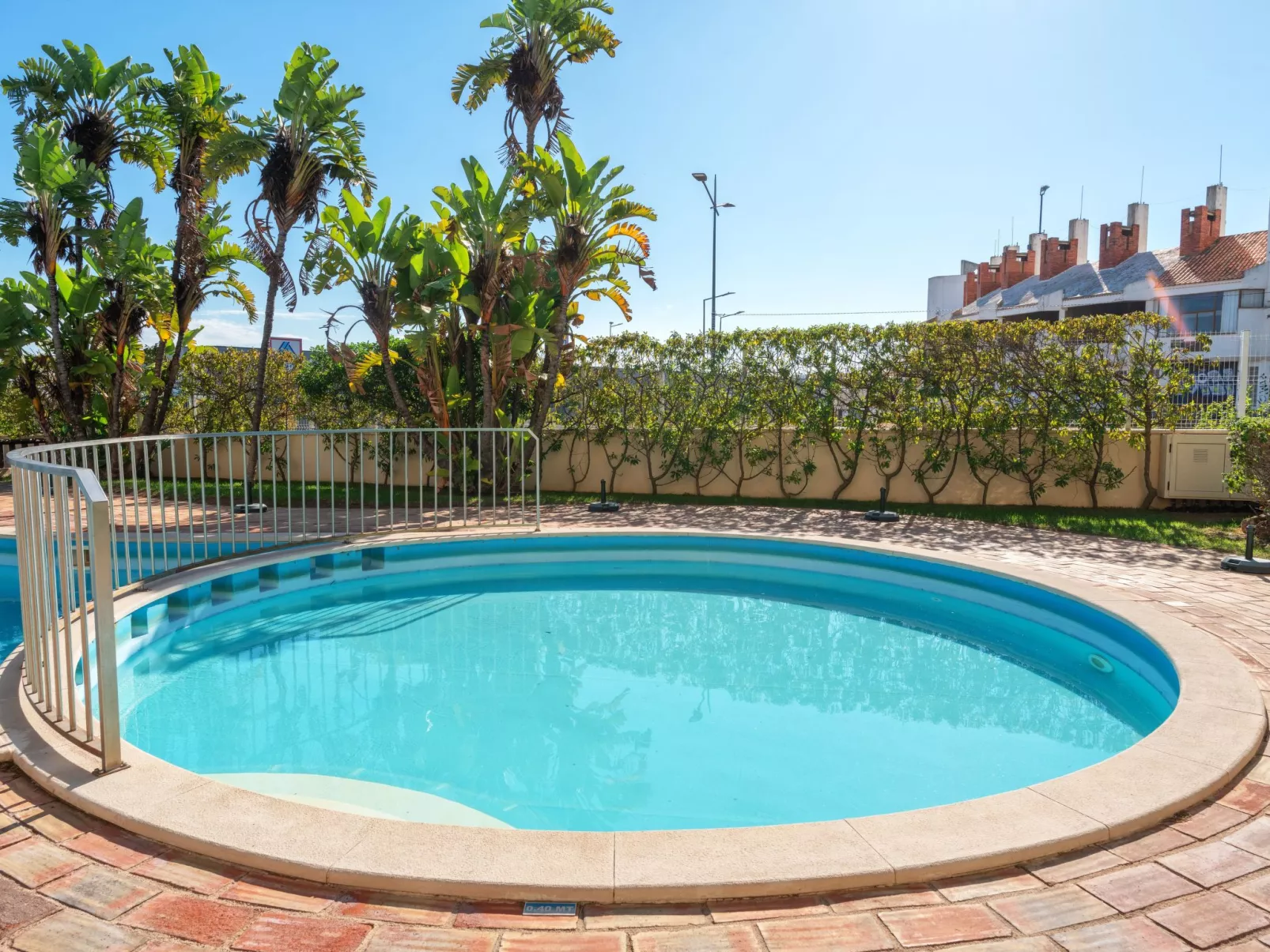 Wohnung mit Terrasse und 2 Schwimmbecken-Image-tags.info