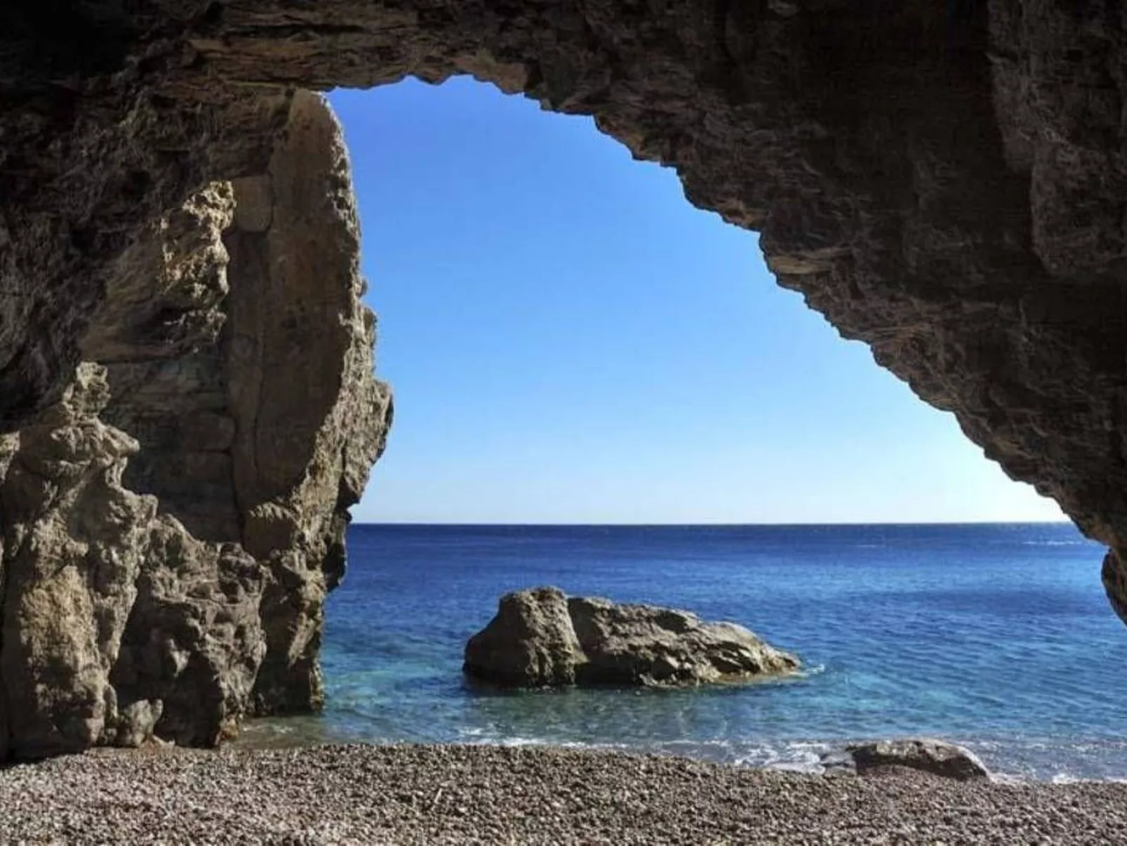 Charmantes Ferienhaus in Archangelos mit großem Balkon-Buiten