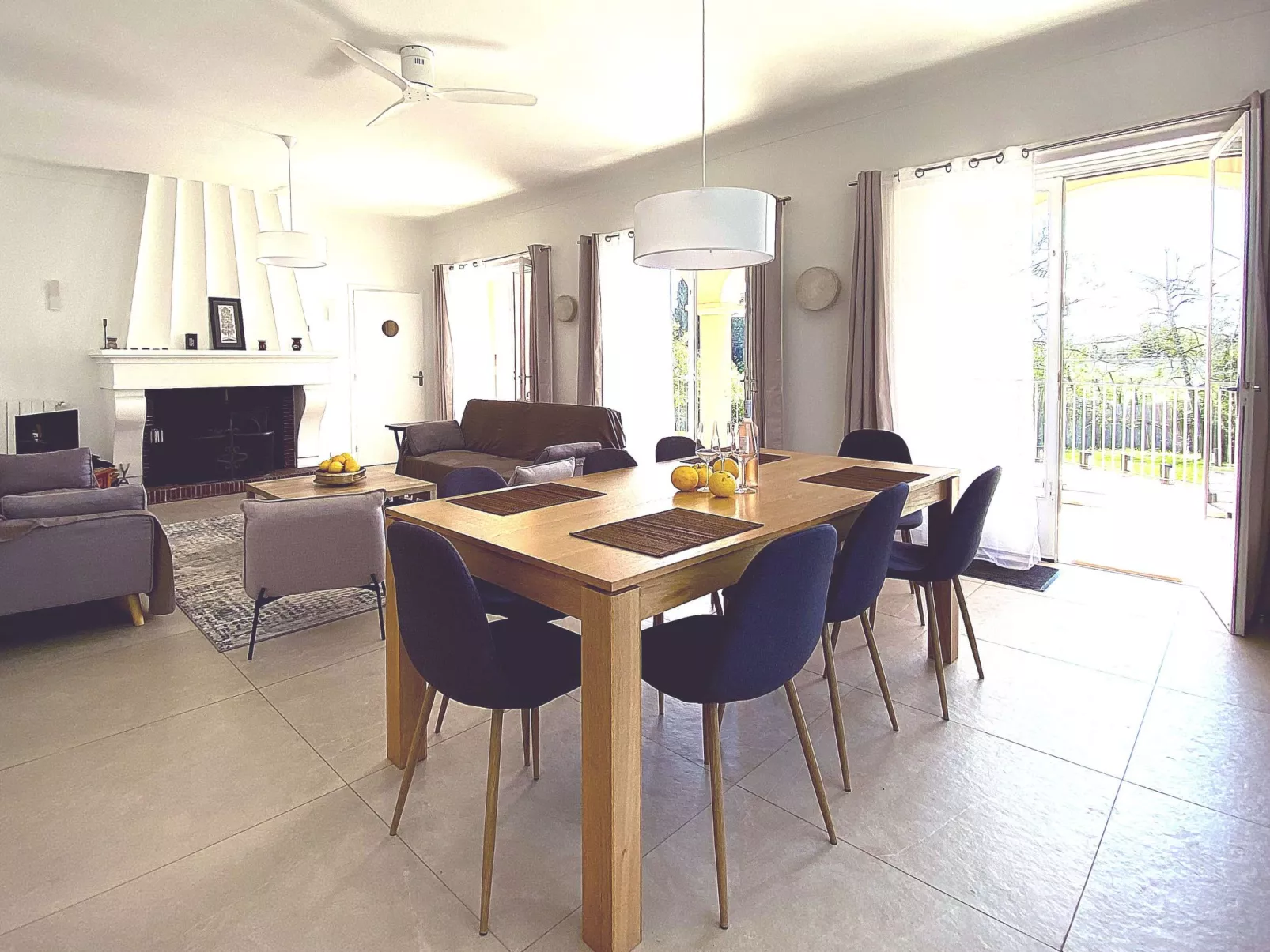 Geräumige und elegante Villa mit großem Garten, Swimmingpool und 3 Schlafzimmer-Binnen