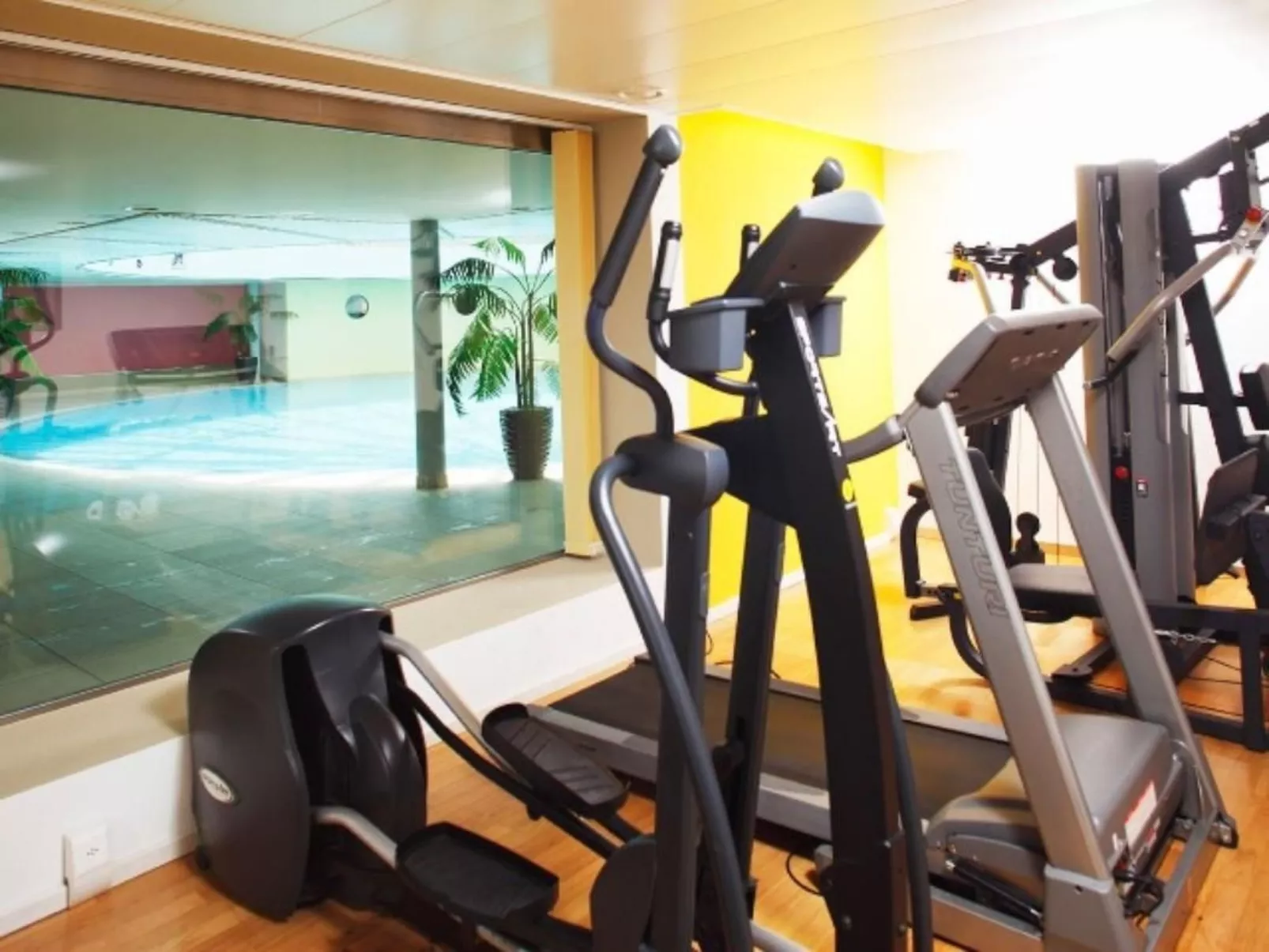 Golf Ranch, 1er Stock-Binnen