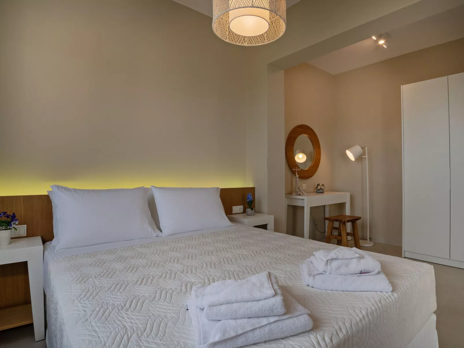 Villa Privater Pool Jacuzzi BBQ Kinderbereich-Binnen