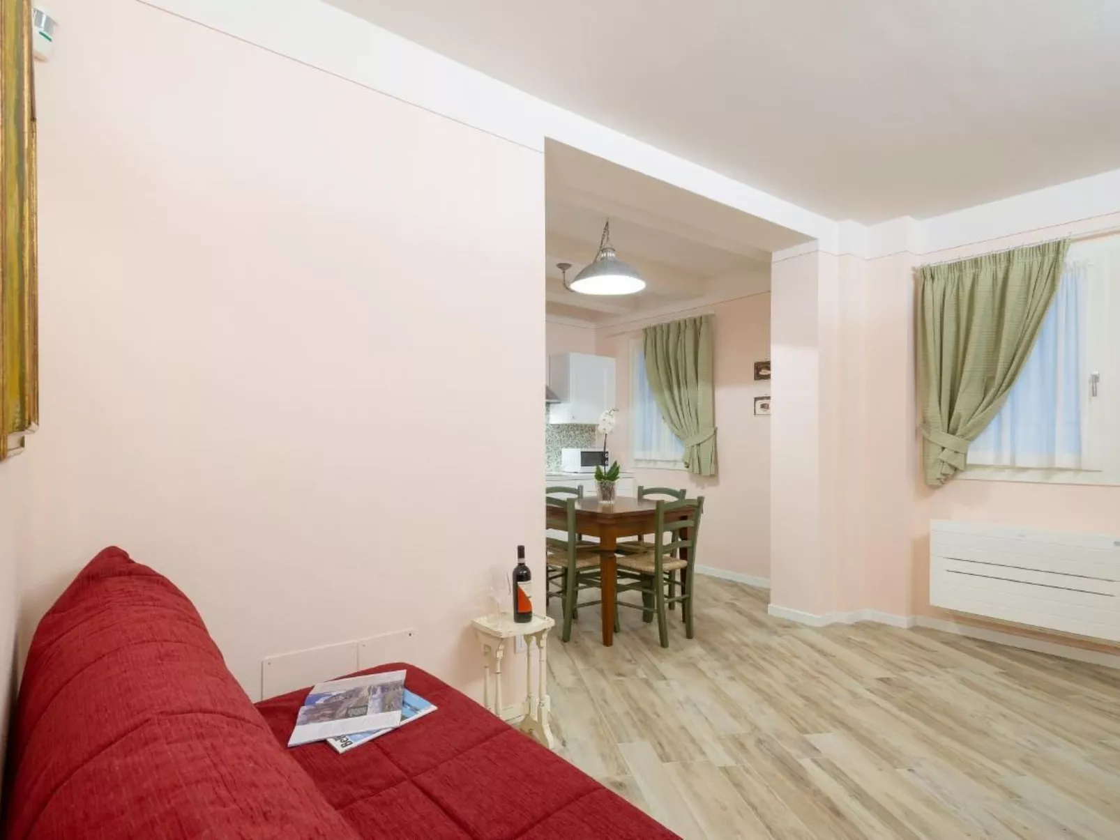 Rosa in der Toskana-Binnen