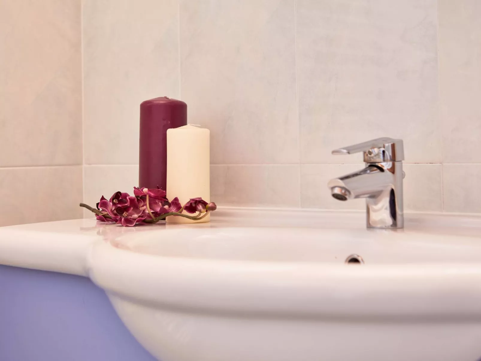 Superior-Dachgeschosszimmer mit großem Balkon BV4-Image-tags.info