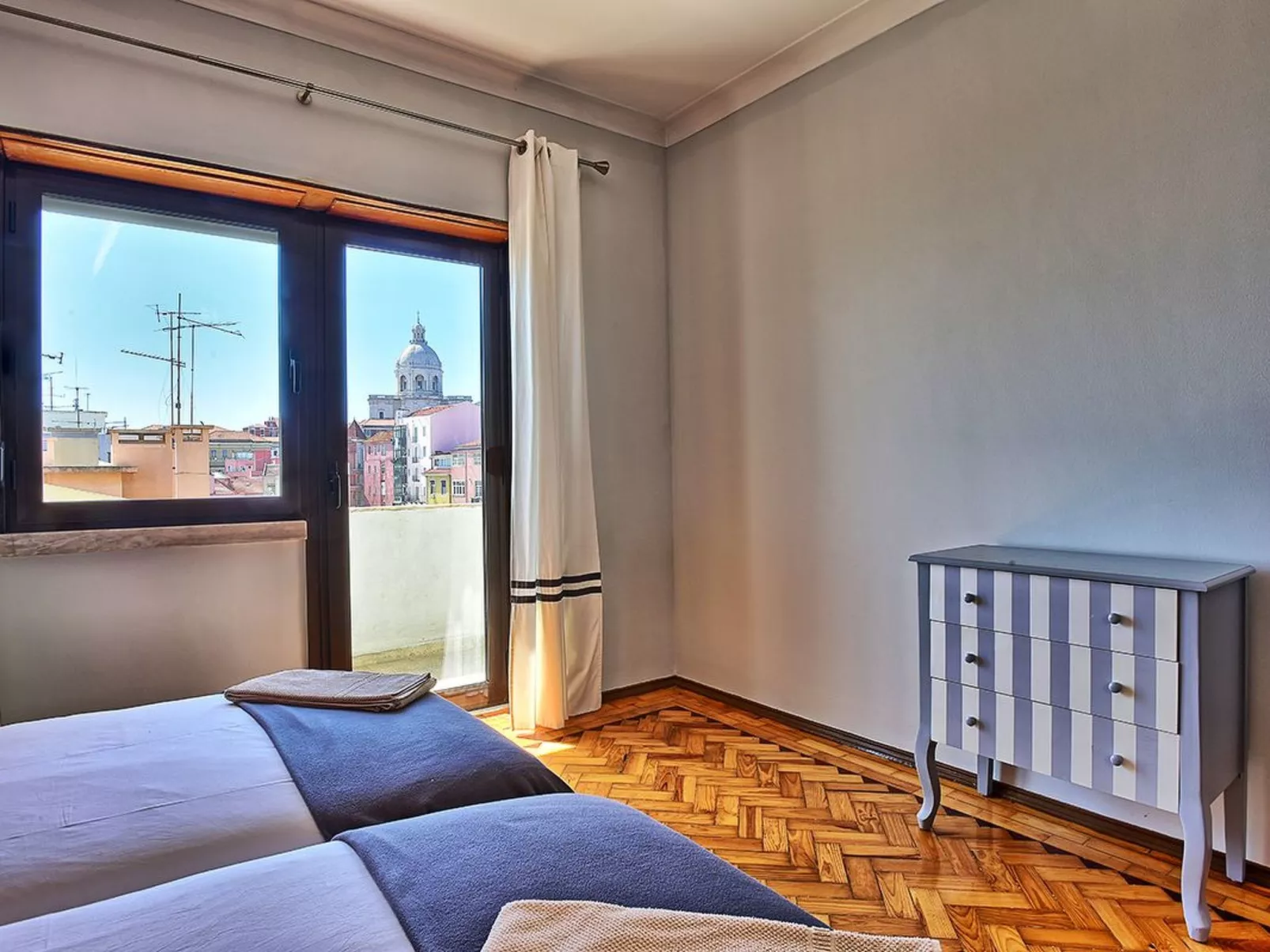 "Apolonia" mit Waschmaschine-Image-tags.info