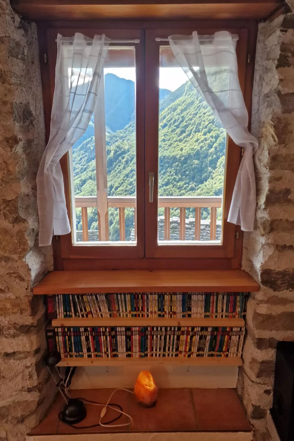 Chalet in den sonnigen Schweizer Südalpen-Buiten