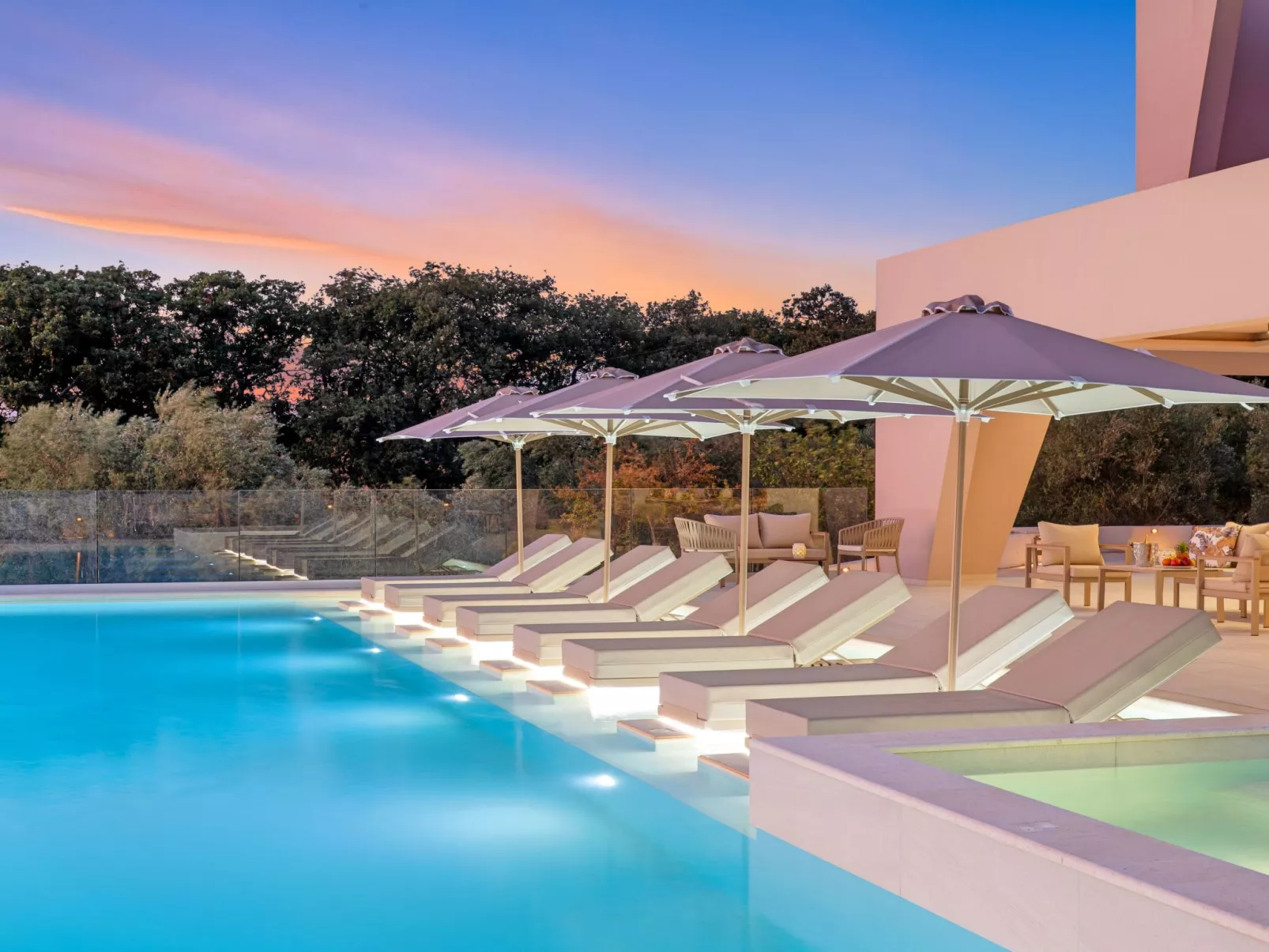 Celestial Villa Privater Pool und Jacuzzi-Image-tags.info