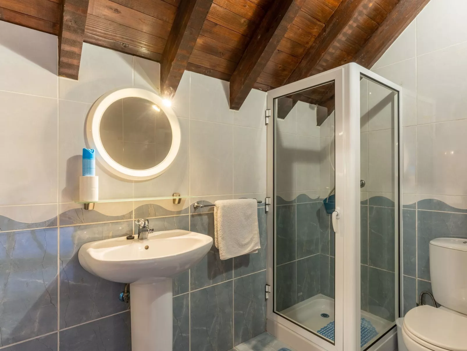 Dorf Sonnenuntergang-Binnen