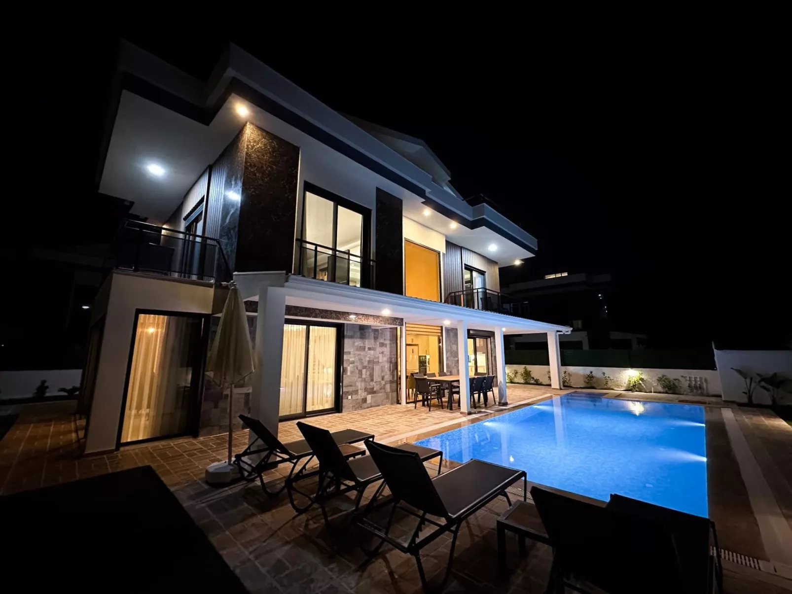 Luxuriöse Villa "Galaxy V4", 300 Meter vom Meer-Binnen