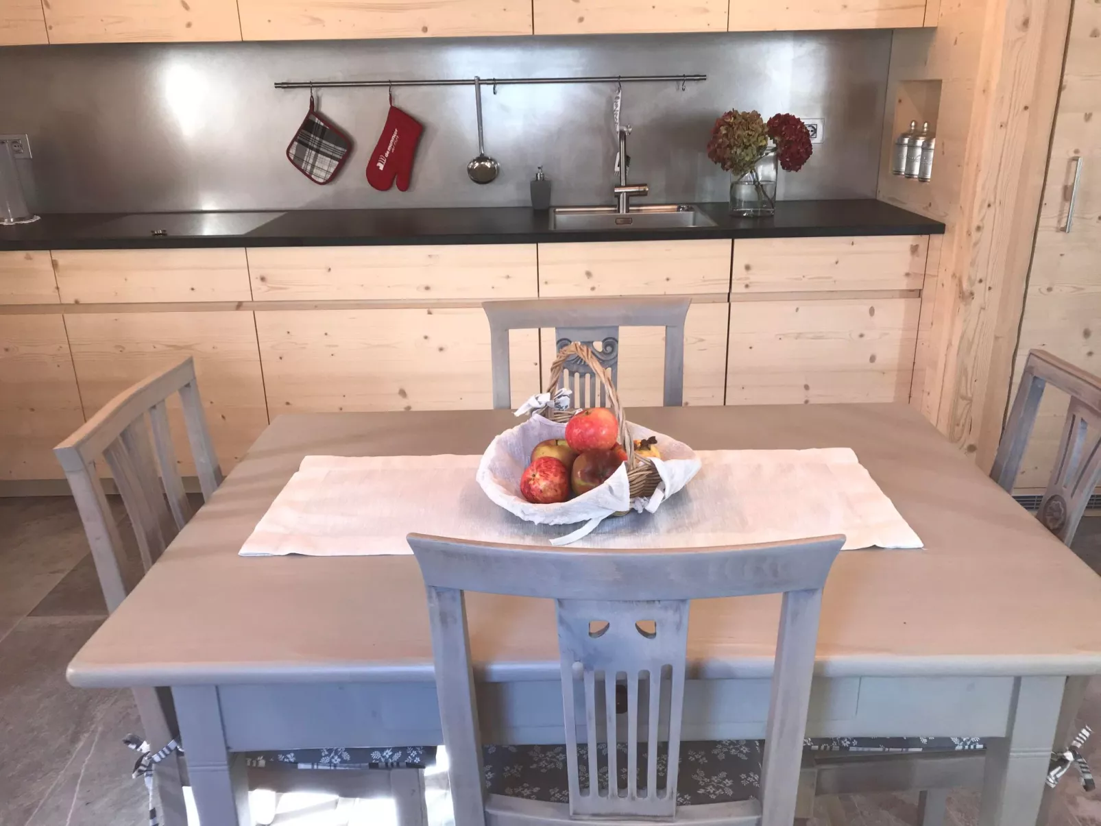 Chalet 'Casa al Pozzo' mit Bergblick-Binnen