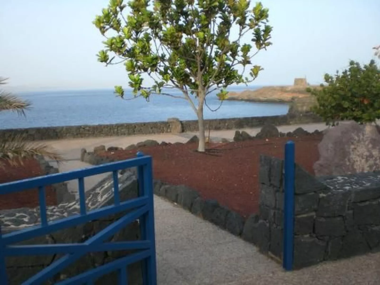 Schöne Wohnung in Playa Blanca mit Grill, Garten und Terrasse und Neben dem Str-Binnen