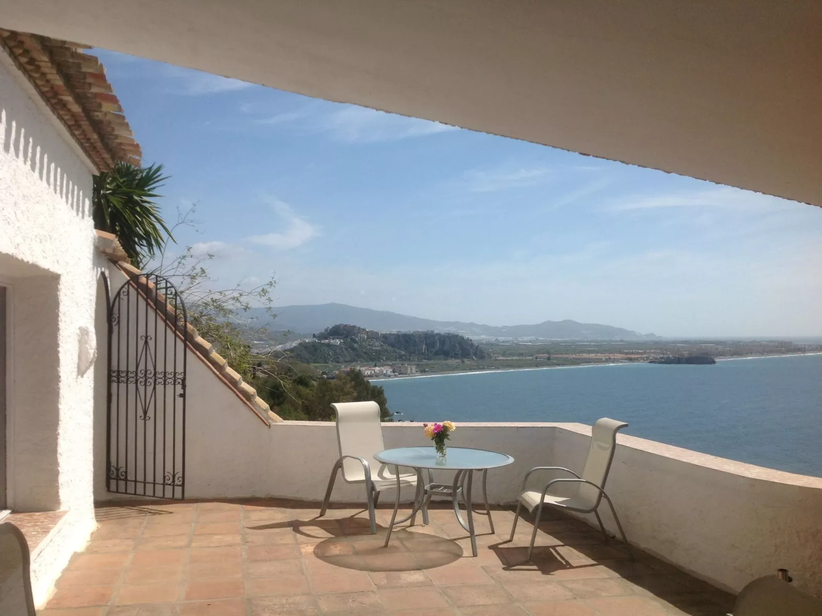 Villa mit außergewöhnlicher Aussicht und beheiztem Pool-Buiten