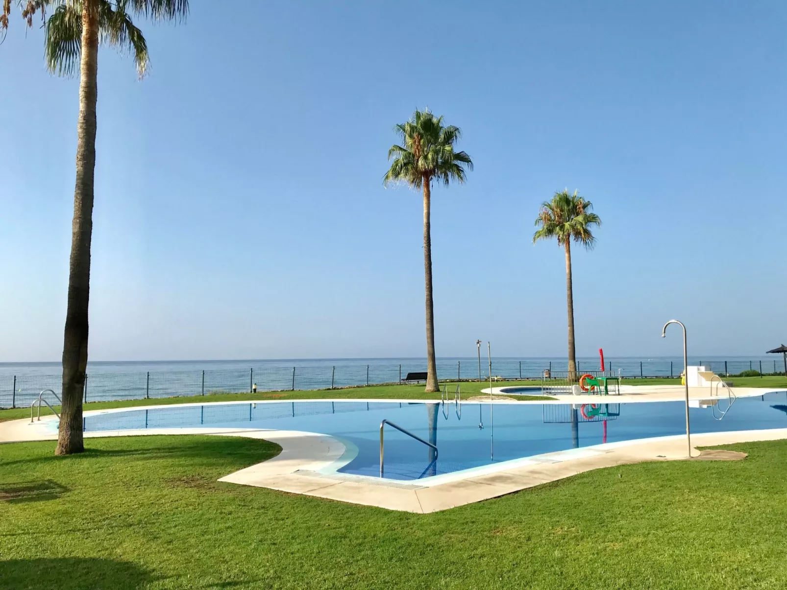 "Mi Capricho".-Buiten