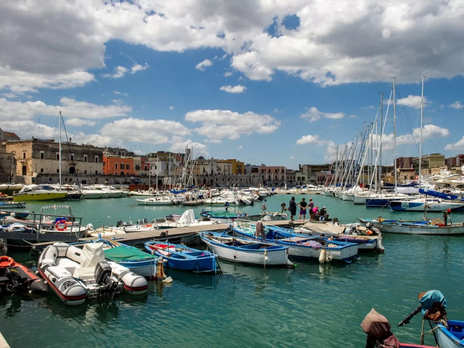 Bei Tante Gina-Buiten