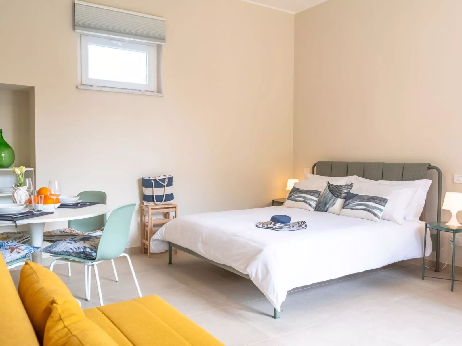 Die Orange und der Goldfisch-Binnen