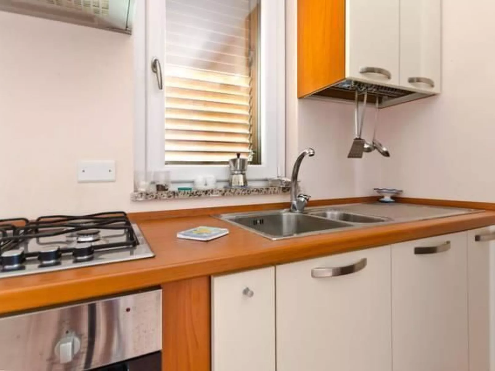 Anwesen "Casa Malù" mit Blick aufs Wasser-Image-tags.info