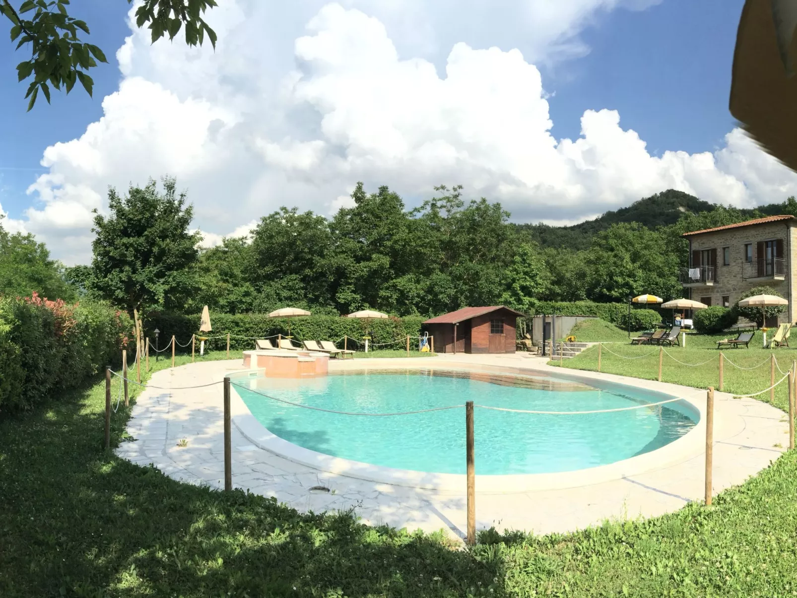 Haus für 11 Erwachsene und 9 Kinder in Apecchio-Binnen