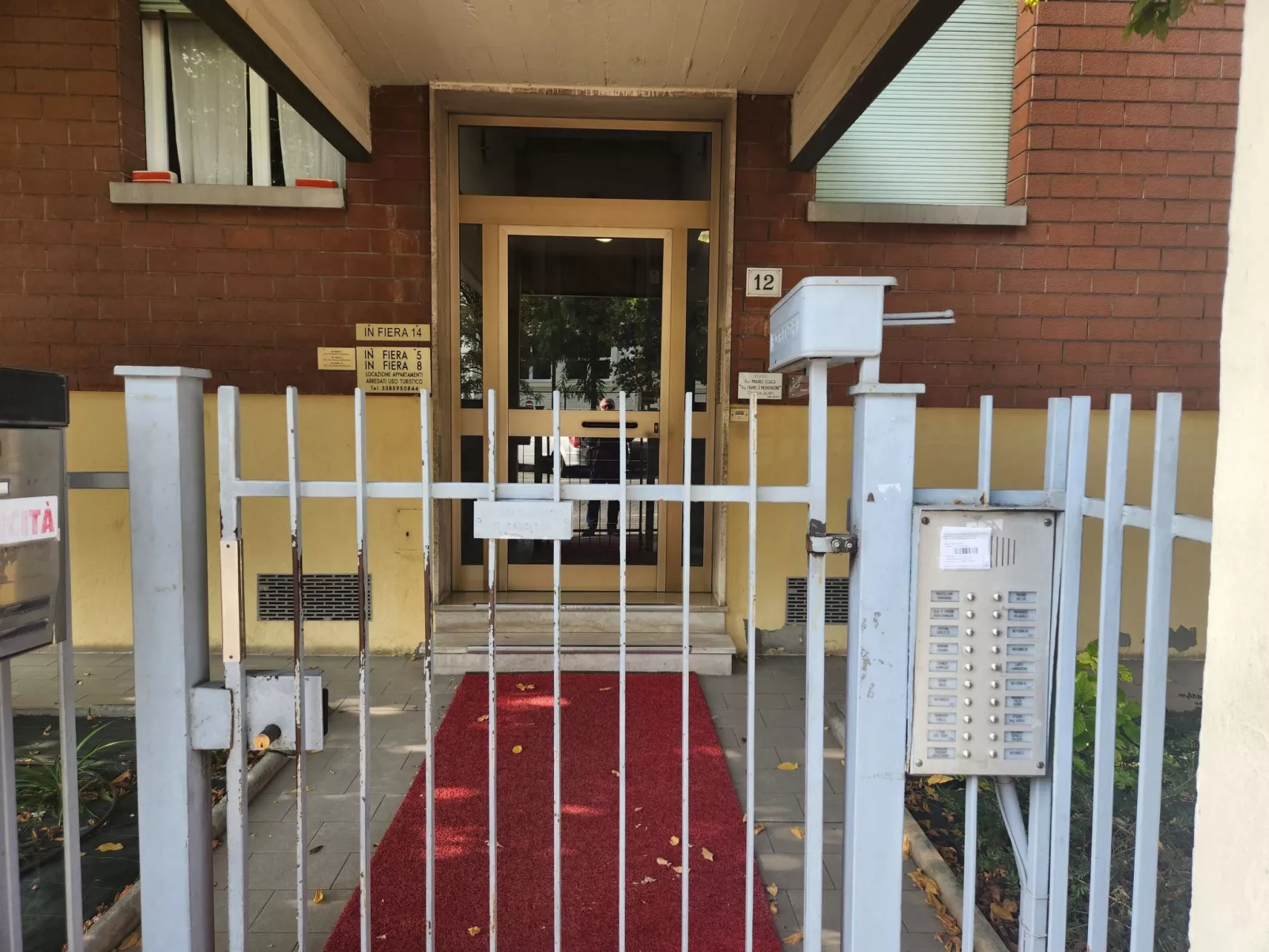 Auf dem Messegelände 14, in der Nähe des Zentrums und gegenüber dem Messegeländ-Image-tags.info