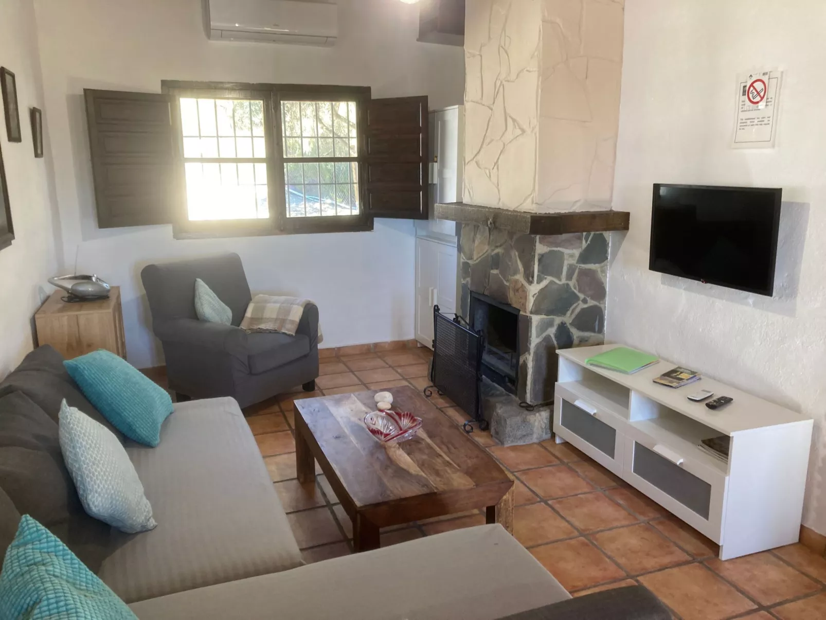 Wunderschön gelegenes Ferienhaus mit privatem Pool-Binnen