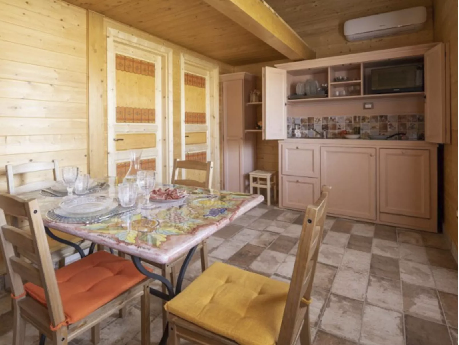 'Vindemia la salmon-Binnen