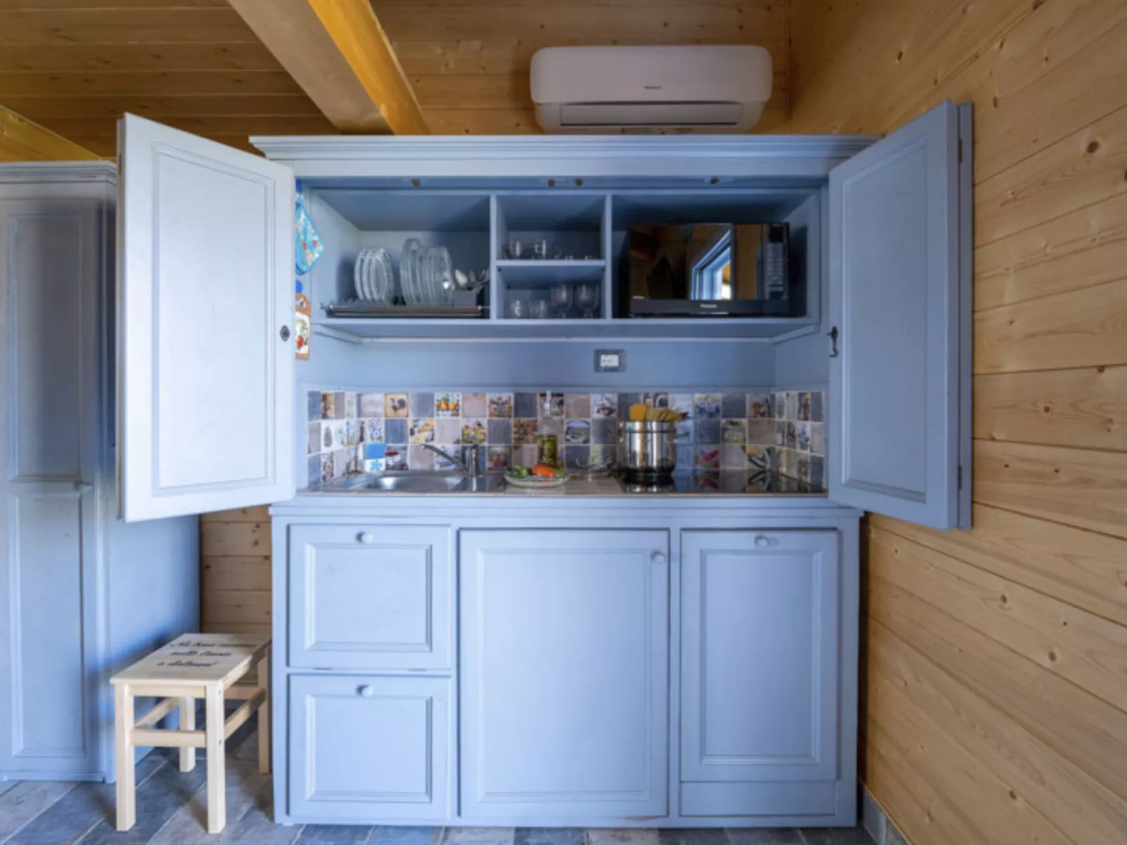 'Hortus la azurra'-Binnen