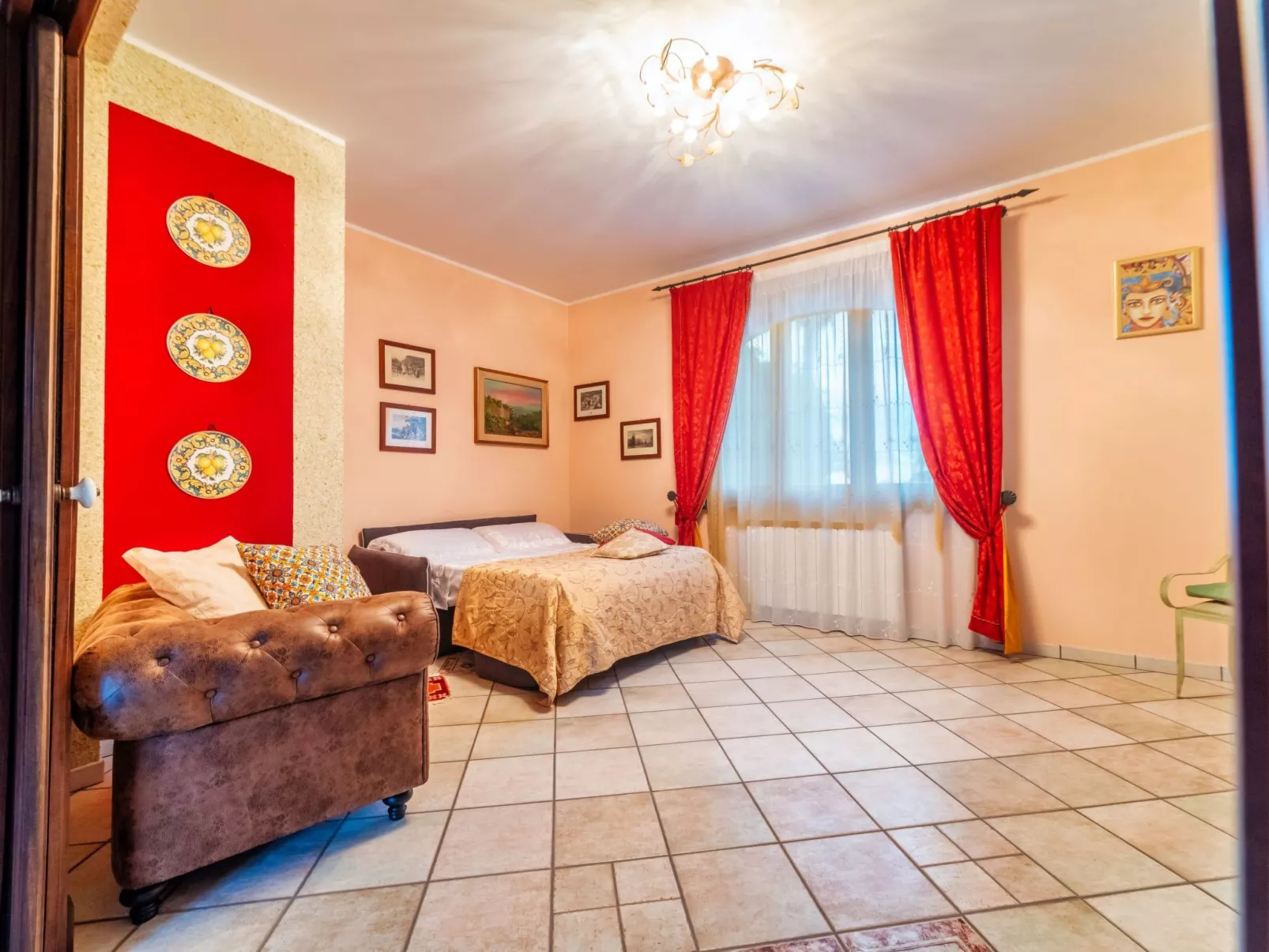 Für 10 Personen in Fiuefreddo di Sicilia, Sizilien (Ostküste von Sizilien)-Binnen