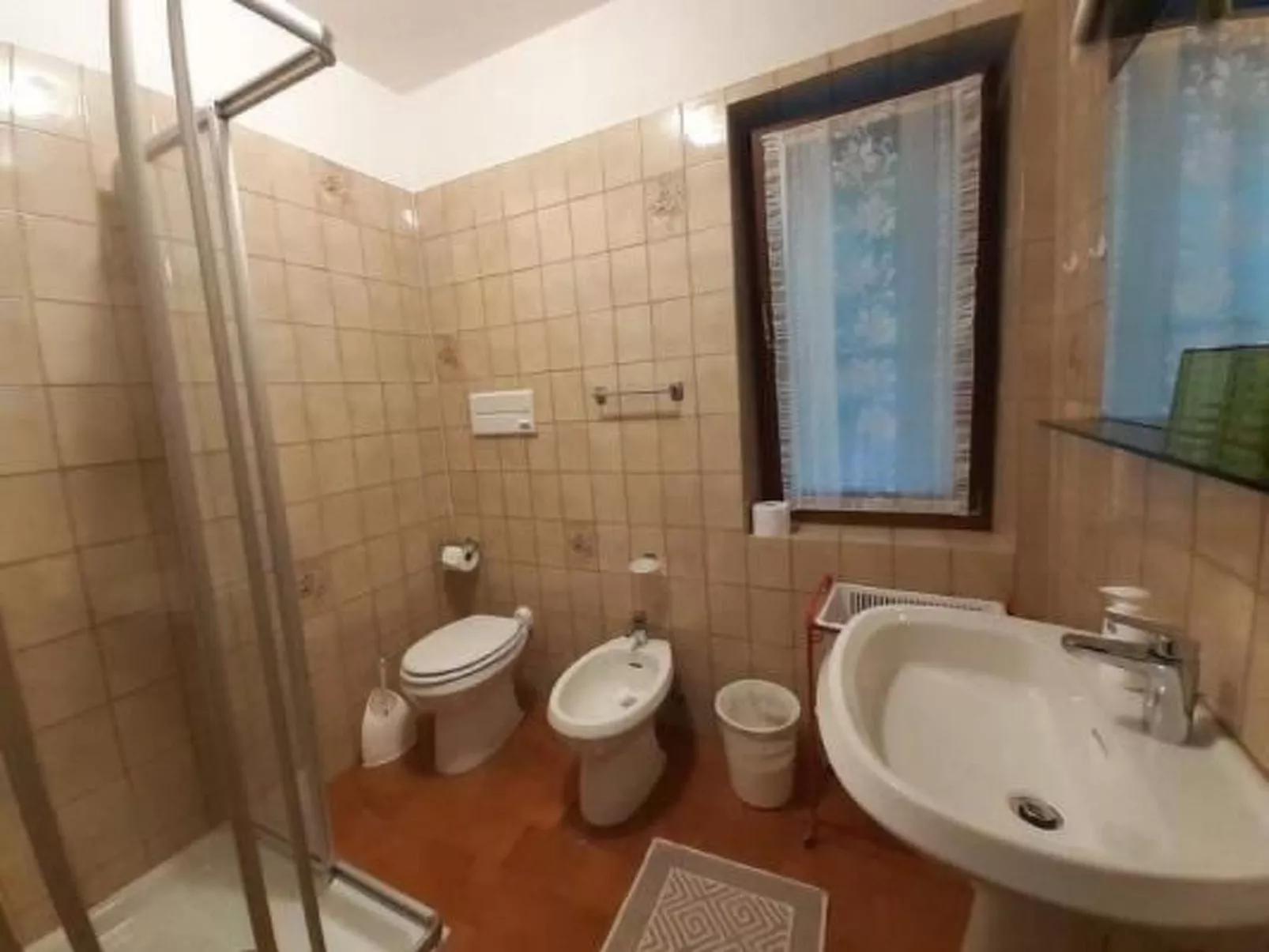 Zwei-Zimmer-Wohnung mit herrlicher Terrasse mit Seeblick-Binnen