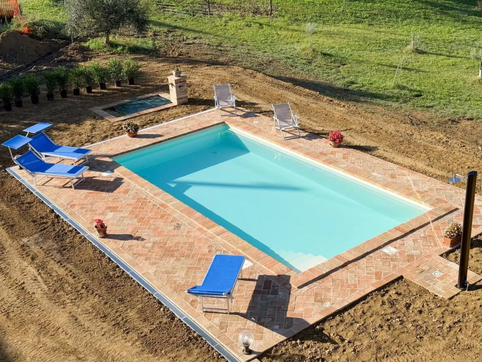Ferienvilla mit privatem Pool und Whirlpool-Buiten