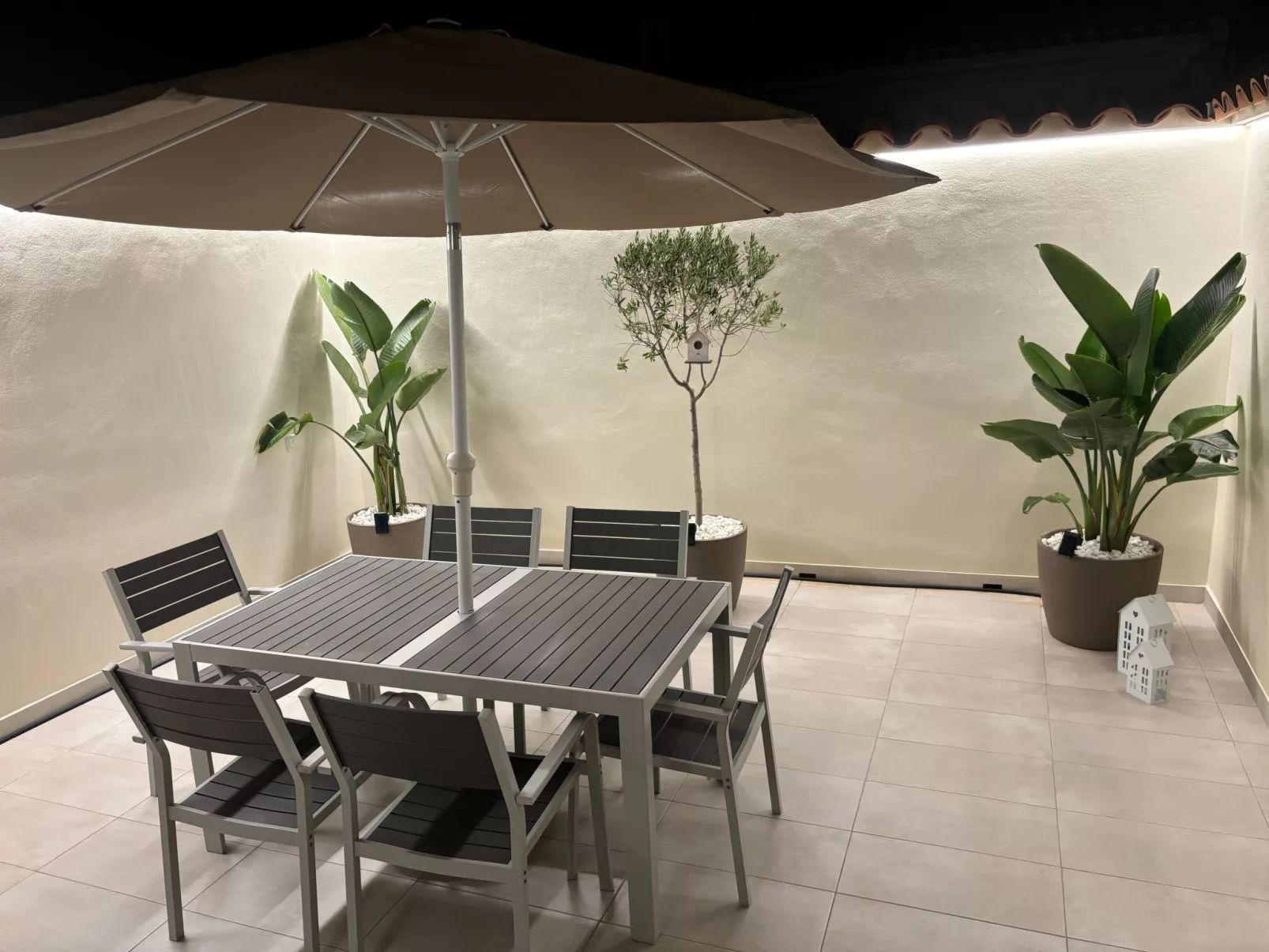 Mit Garten, Grill und Terrasse-Buiten