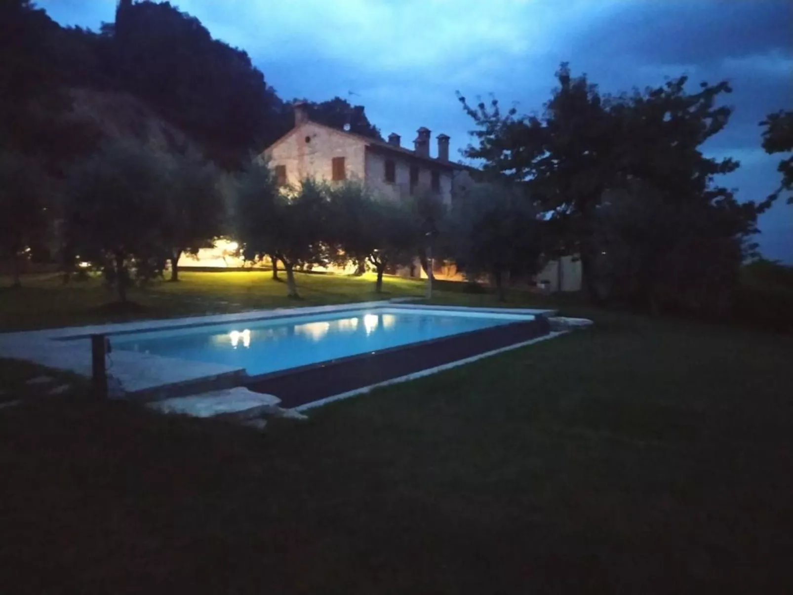 In Magione mit Garten und Grill-Binnen