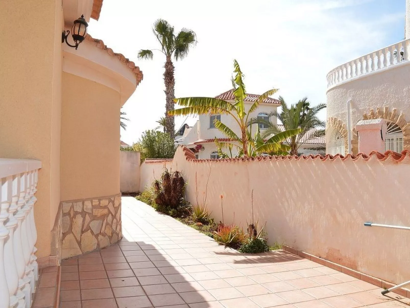 Villa 26-Image-tags.info