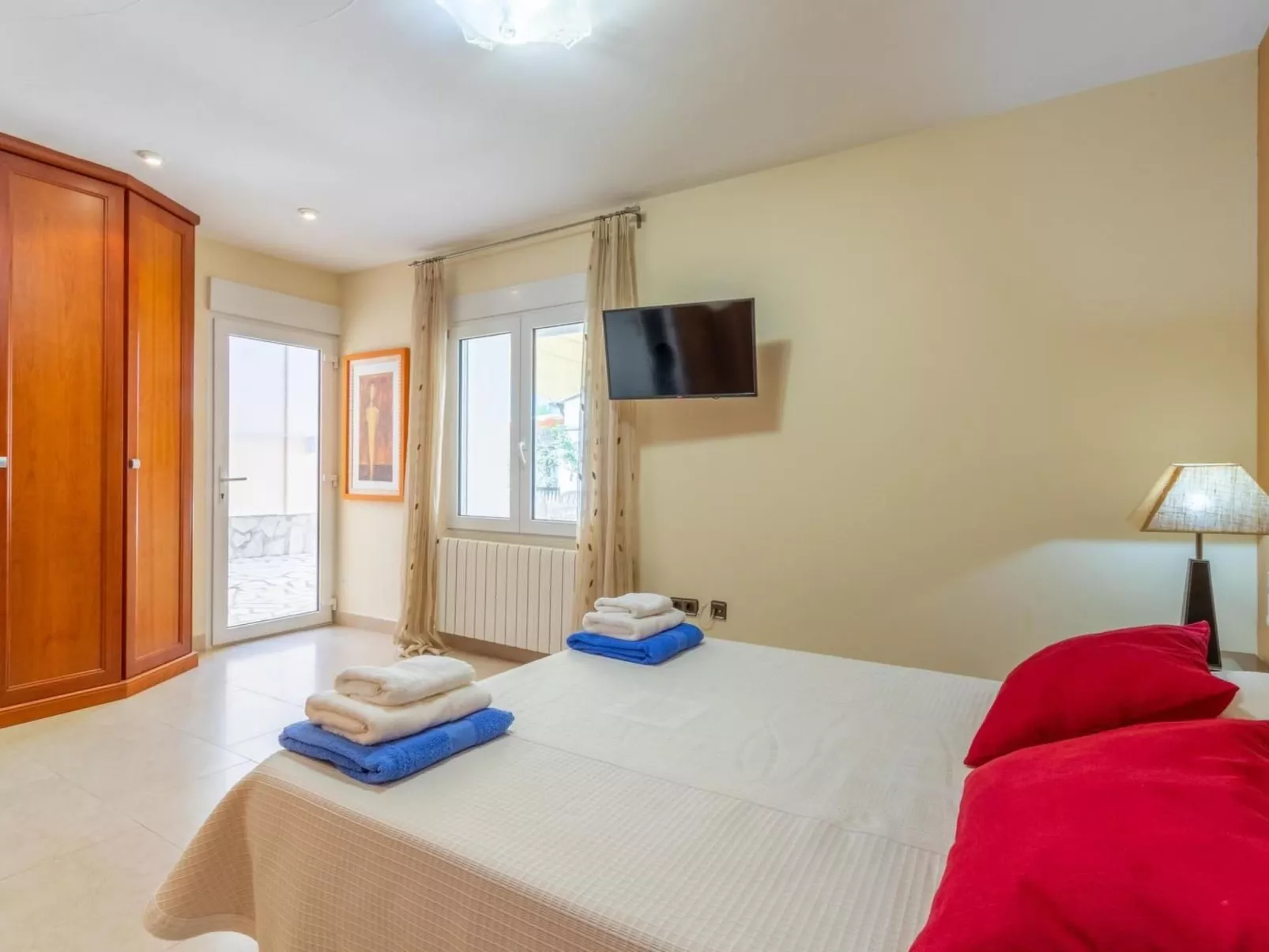 Haus mit privatem Pool, Garten und privatem Parkplatz-Binnen