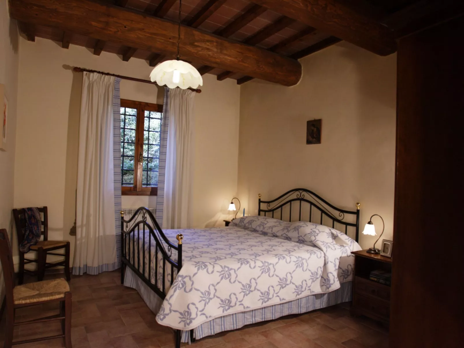 Anwesen mit Terrasse-Binnen