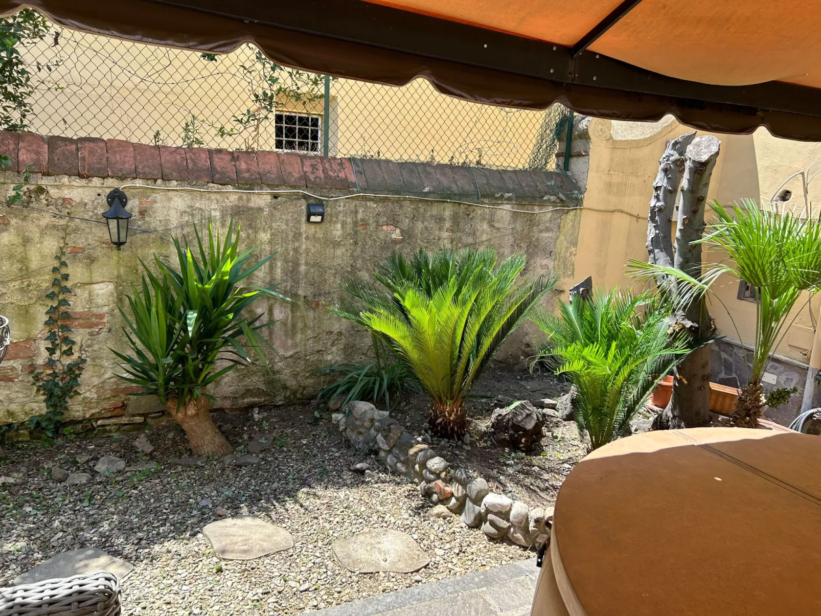 Zwei Schlafzimmer mit Garten und Whirlpool-Buiten