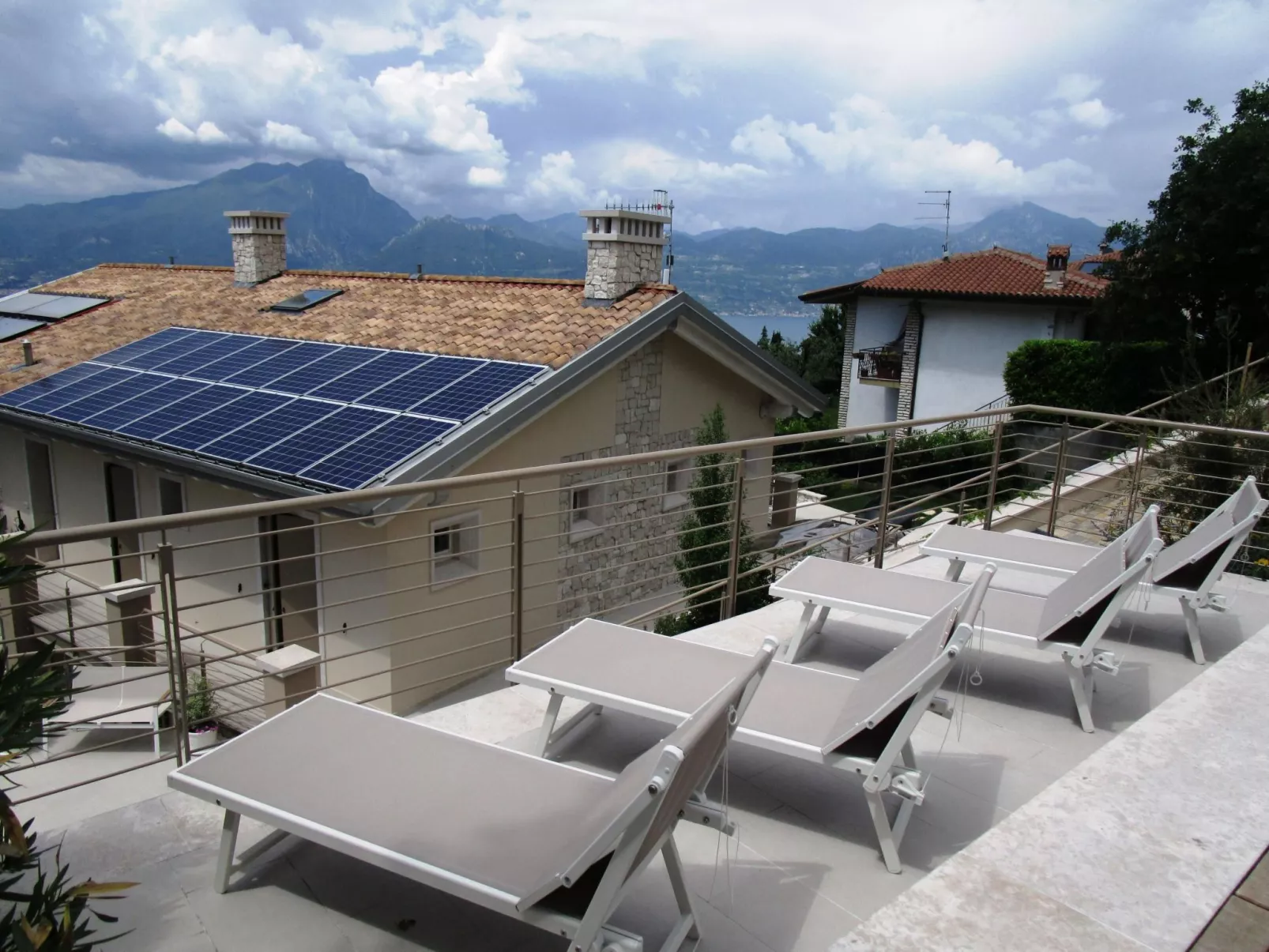 Flacher Sonnenuntergang-Binnen