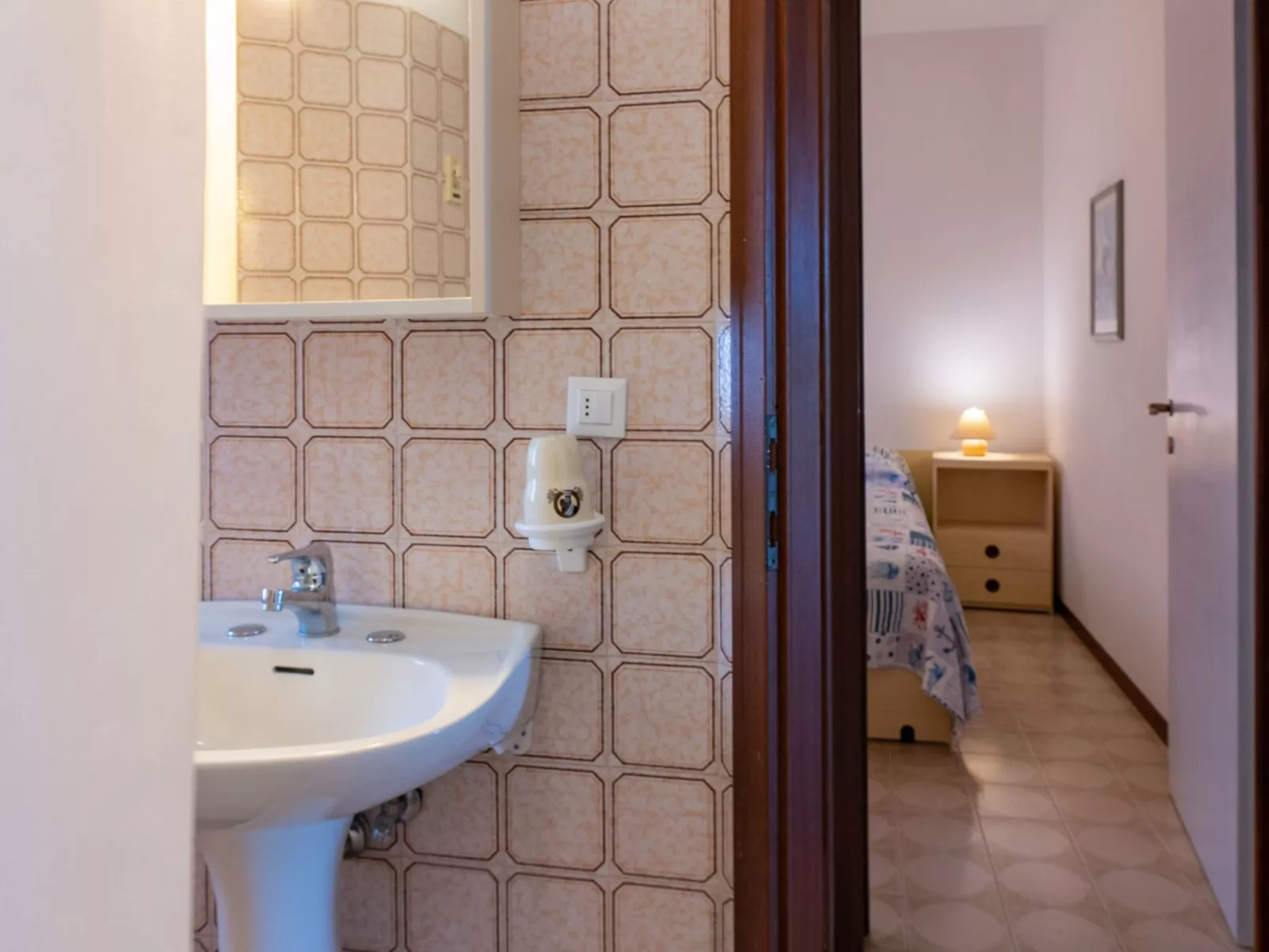 "Ollimpia 82"-Binnen