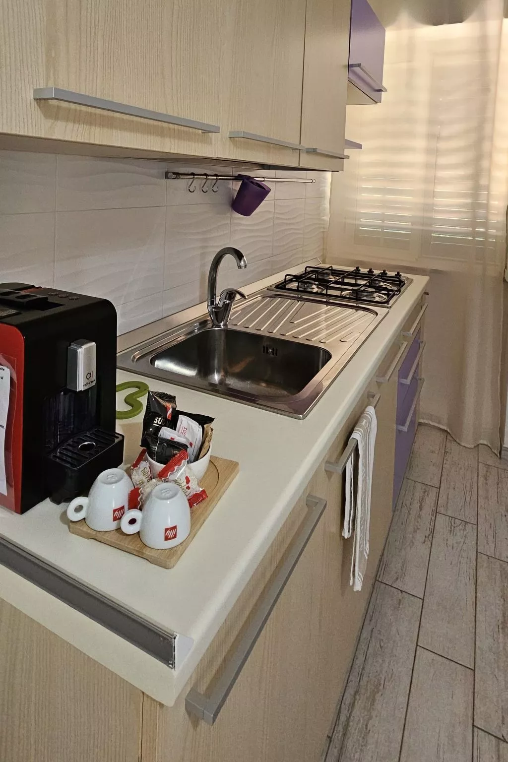 Zwei-Zimmer-Penthouse-Wohnung mit Terrasse mit Meerblick-Image-tags.info