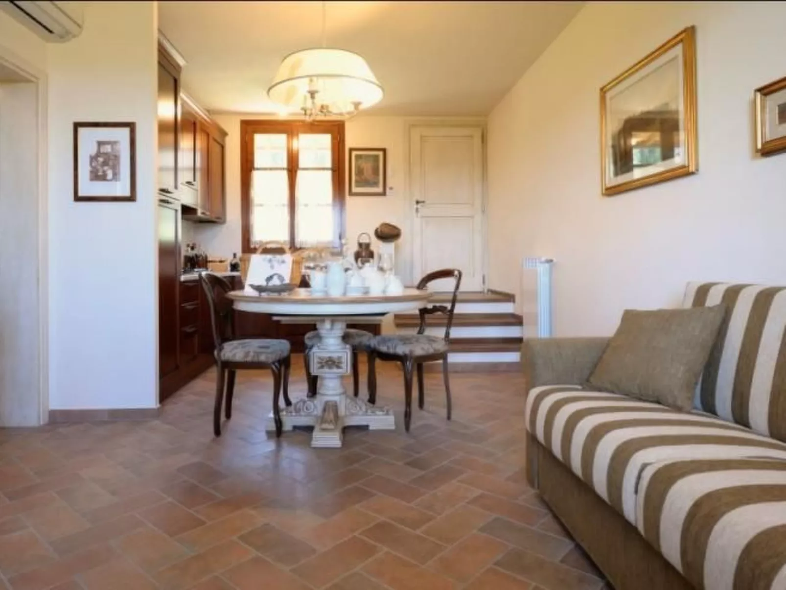 Wohnung La Spiga mit Garten und Terrasse-Binnen