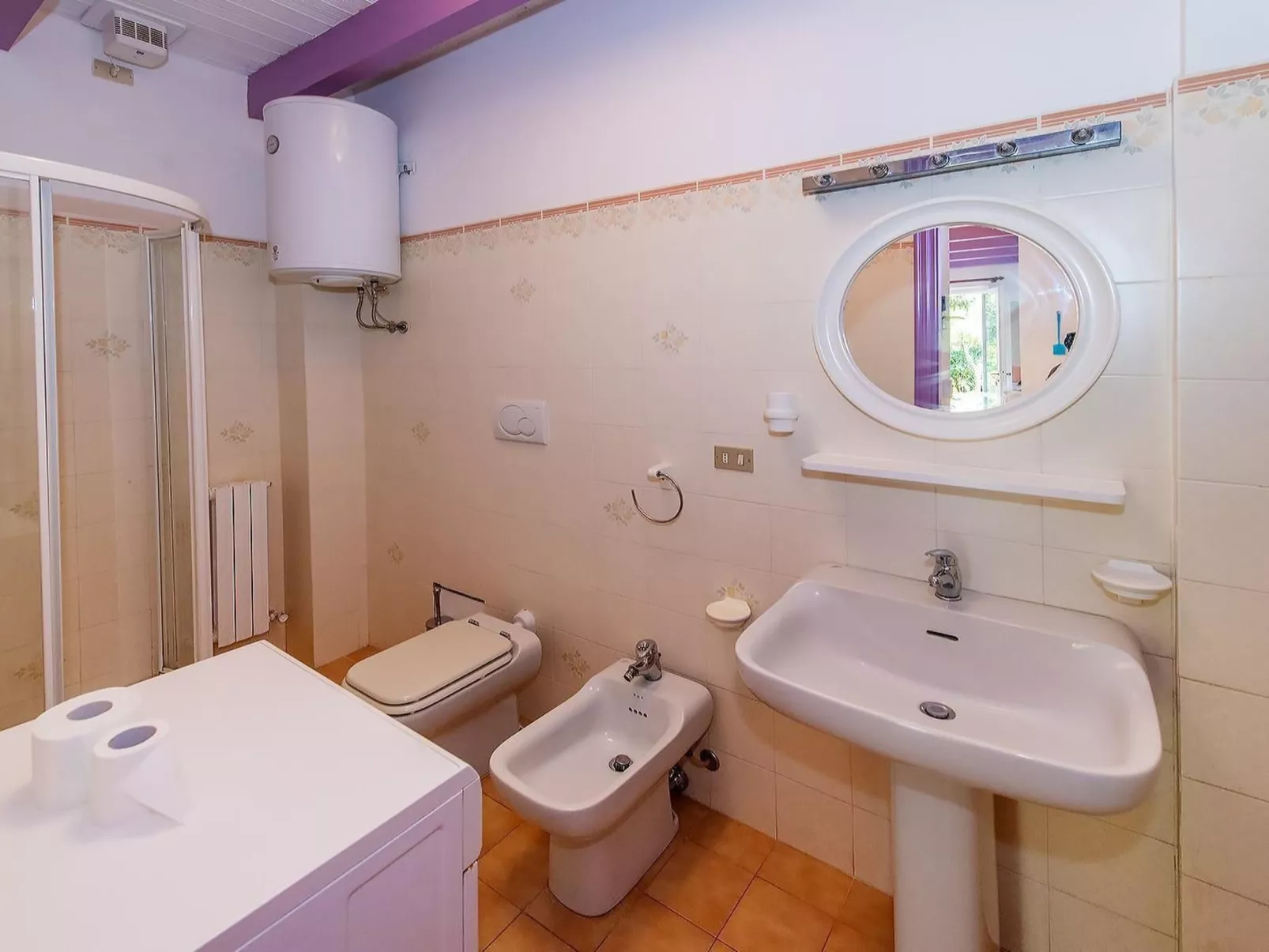 Einzimmerwohnung mit Panoramablick im Erdgeschoss-Binnen