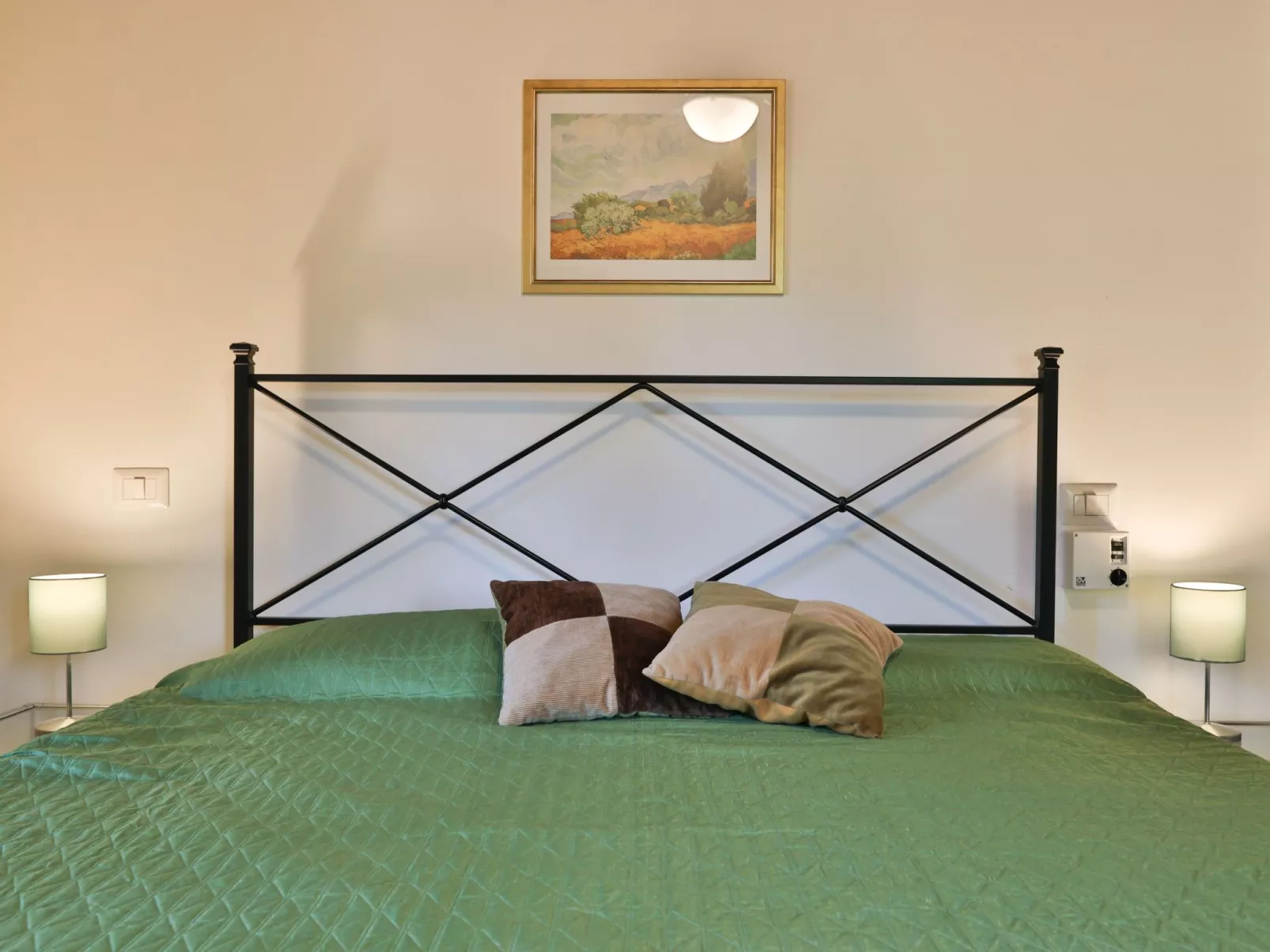 Große Wohnung mit 3 Schlafzimmern und 3 Bädern-Image-tags.info