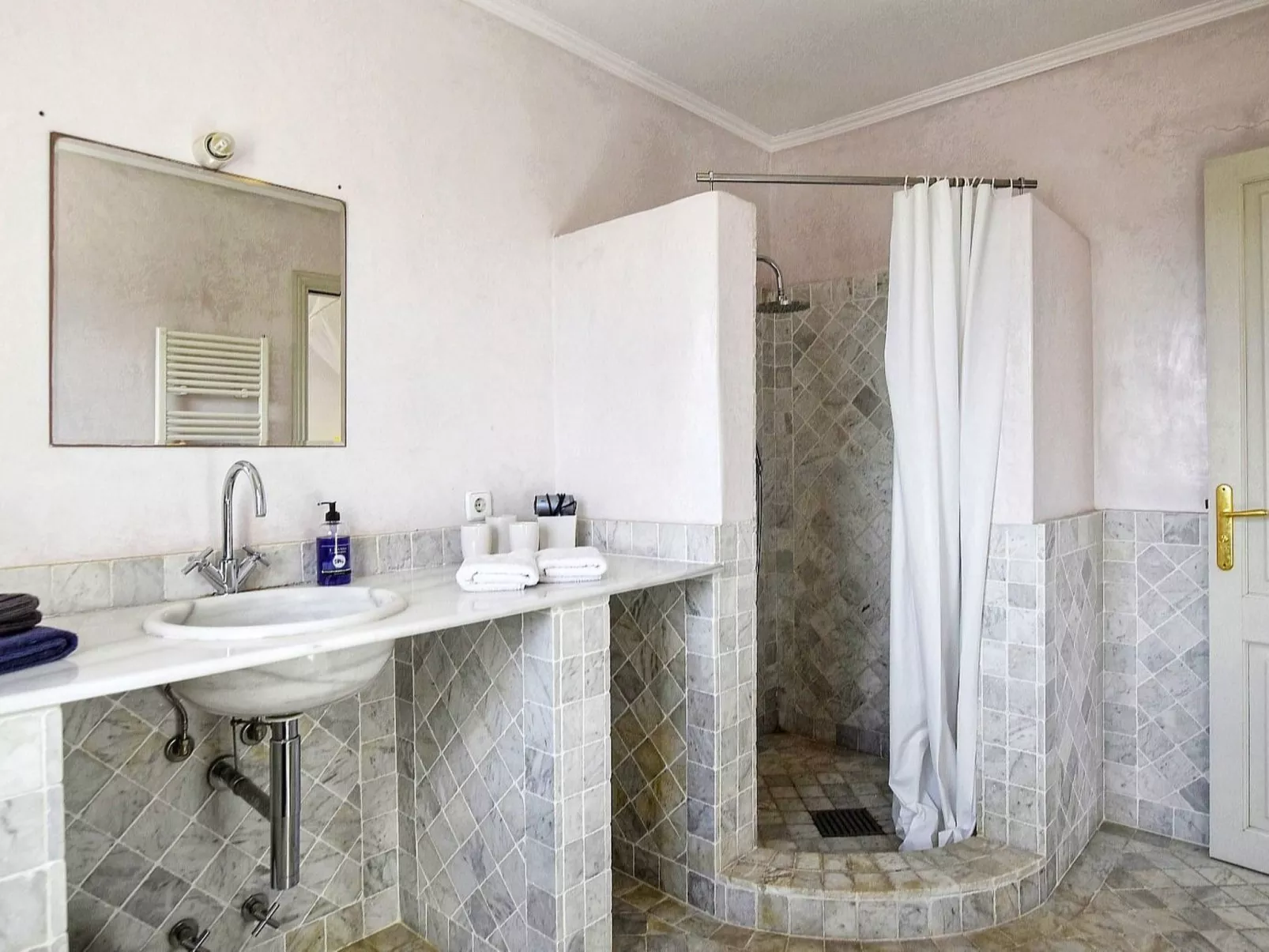 Ibizenkisches Haus mit Pool und Beachvolley-Blick-Binnen