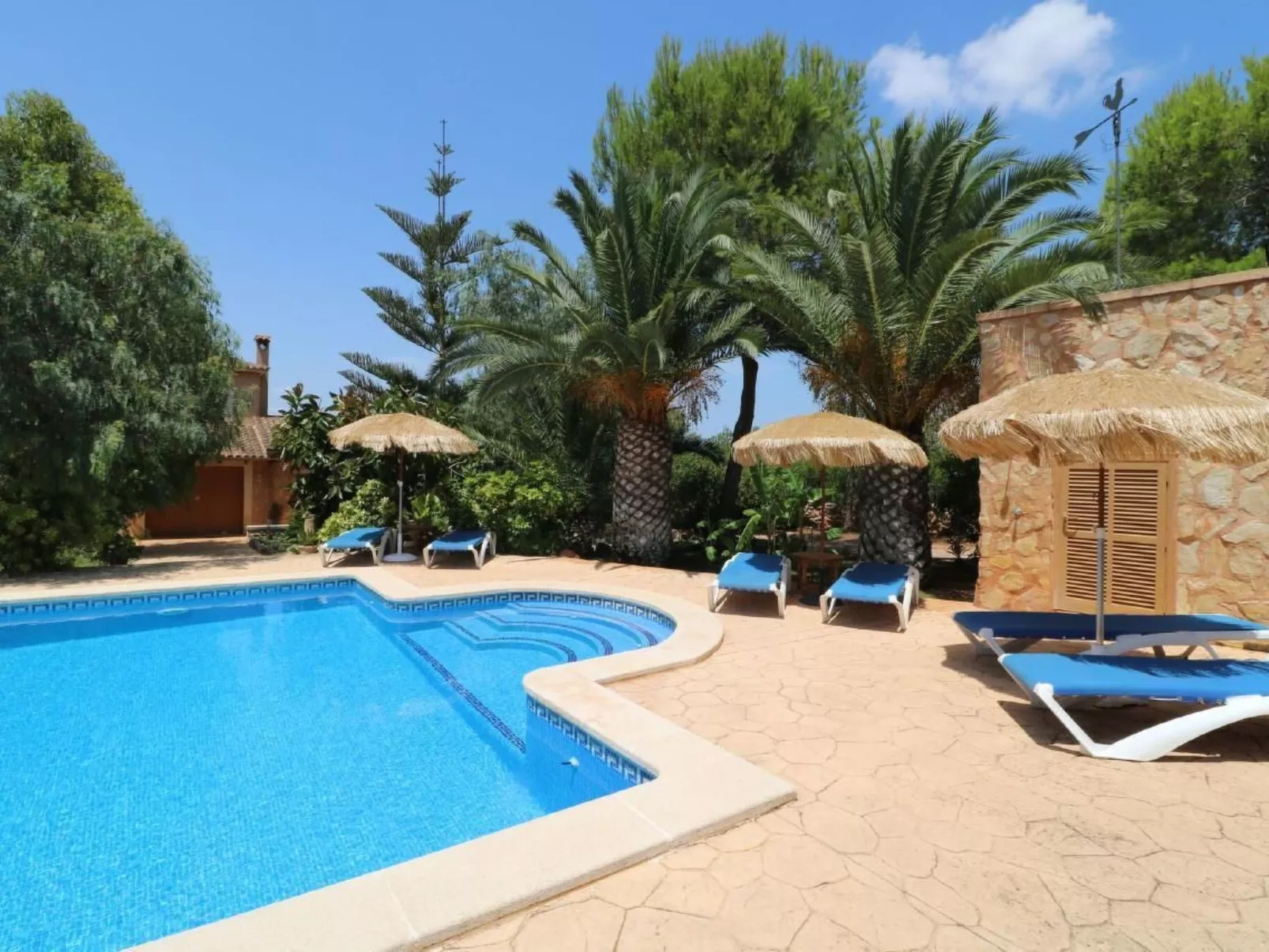 Fi. Camaron-Crestall-Buiten