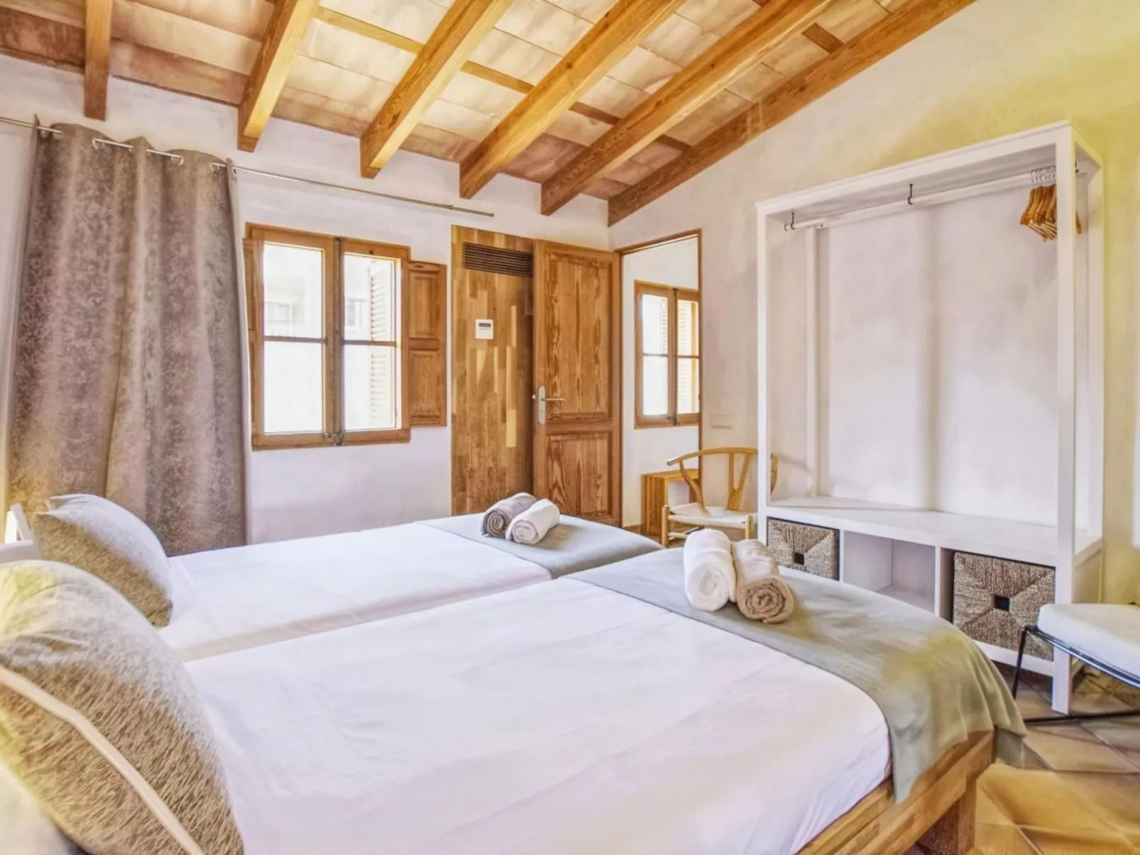 Luxuriöse Villa mit Pool und Klimaanlage für 8 Personen-Binnen