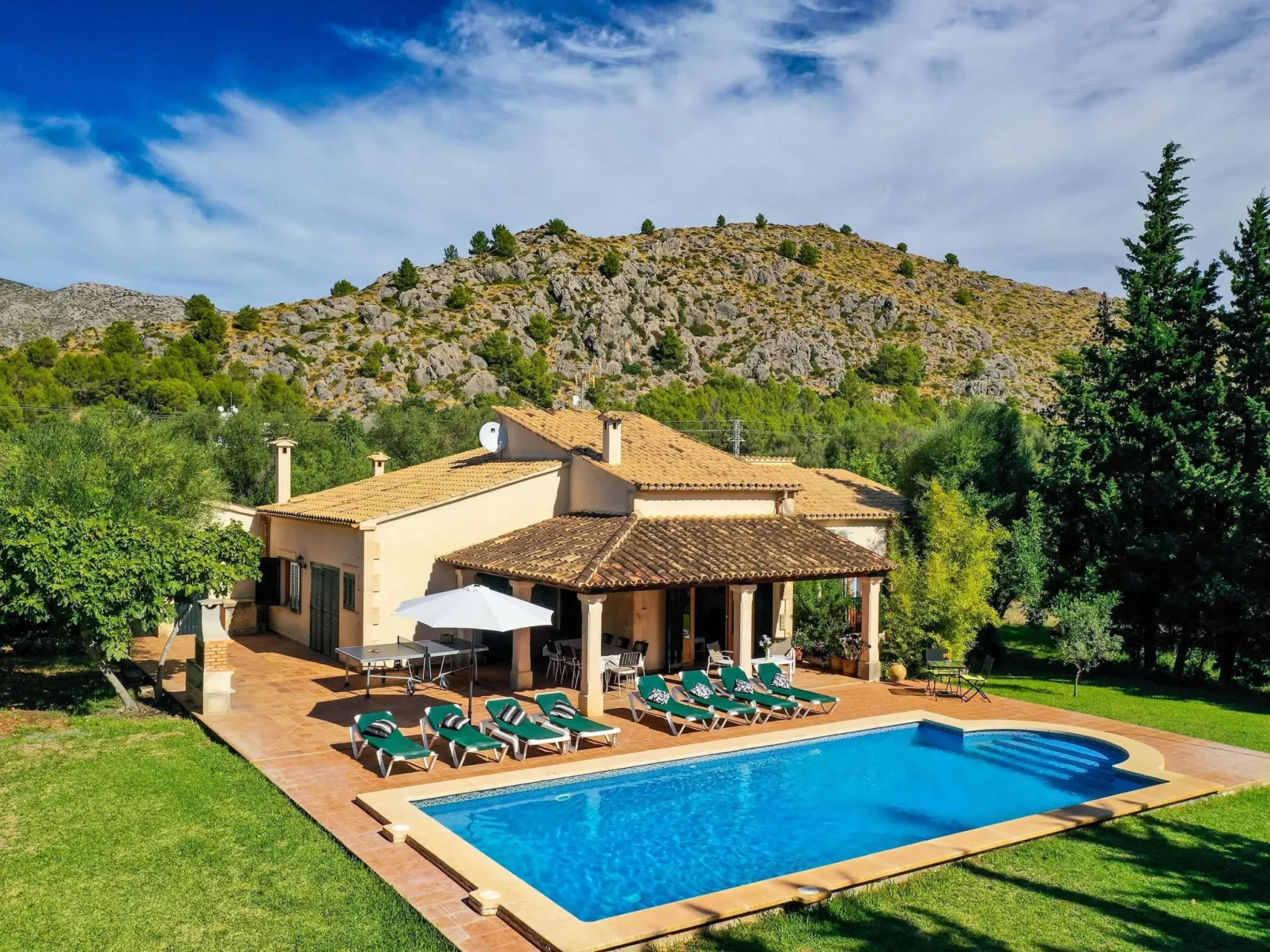 Schöne Villa für 8 Personen in der Nähe von Pollença-Binnen