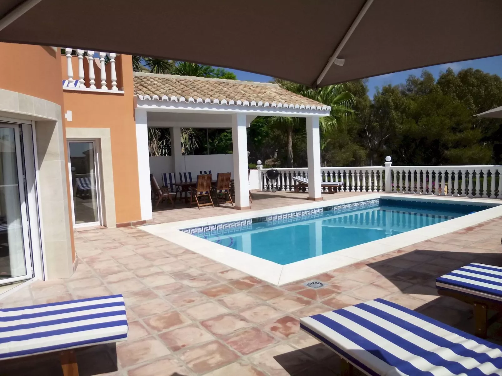 Ferienvilla mit Jacuzzi-Buiten