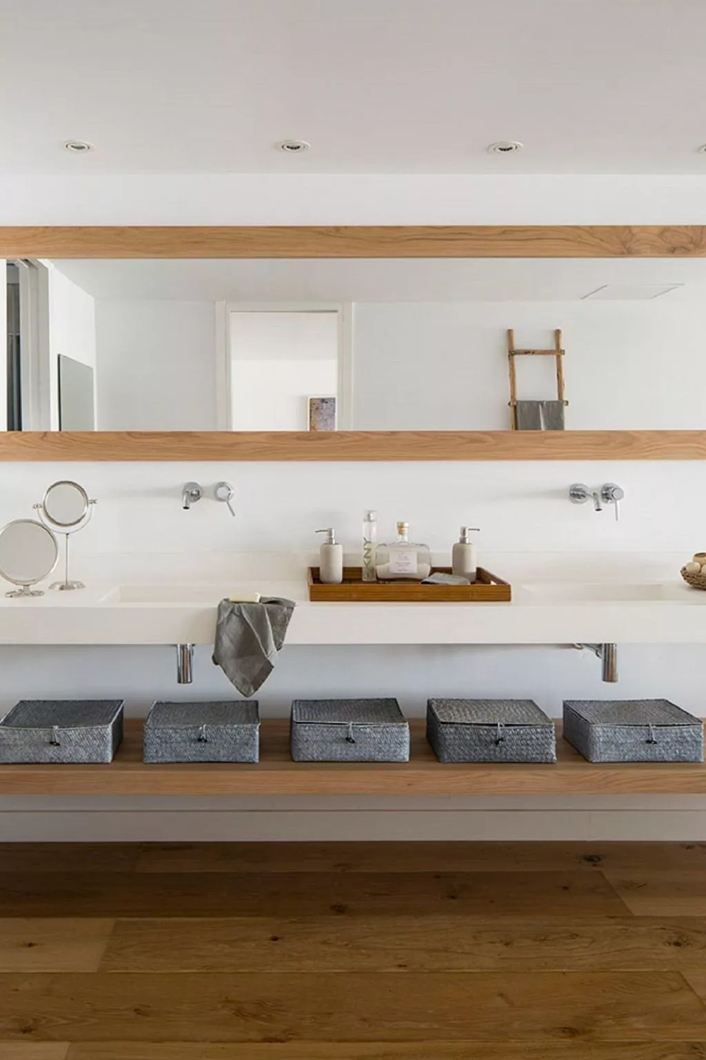 Haus "Colonia Beach" mit Blick auf das Wasser-Image-tags.info