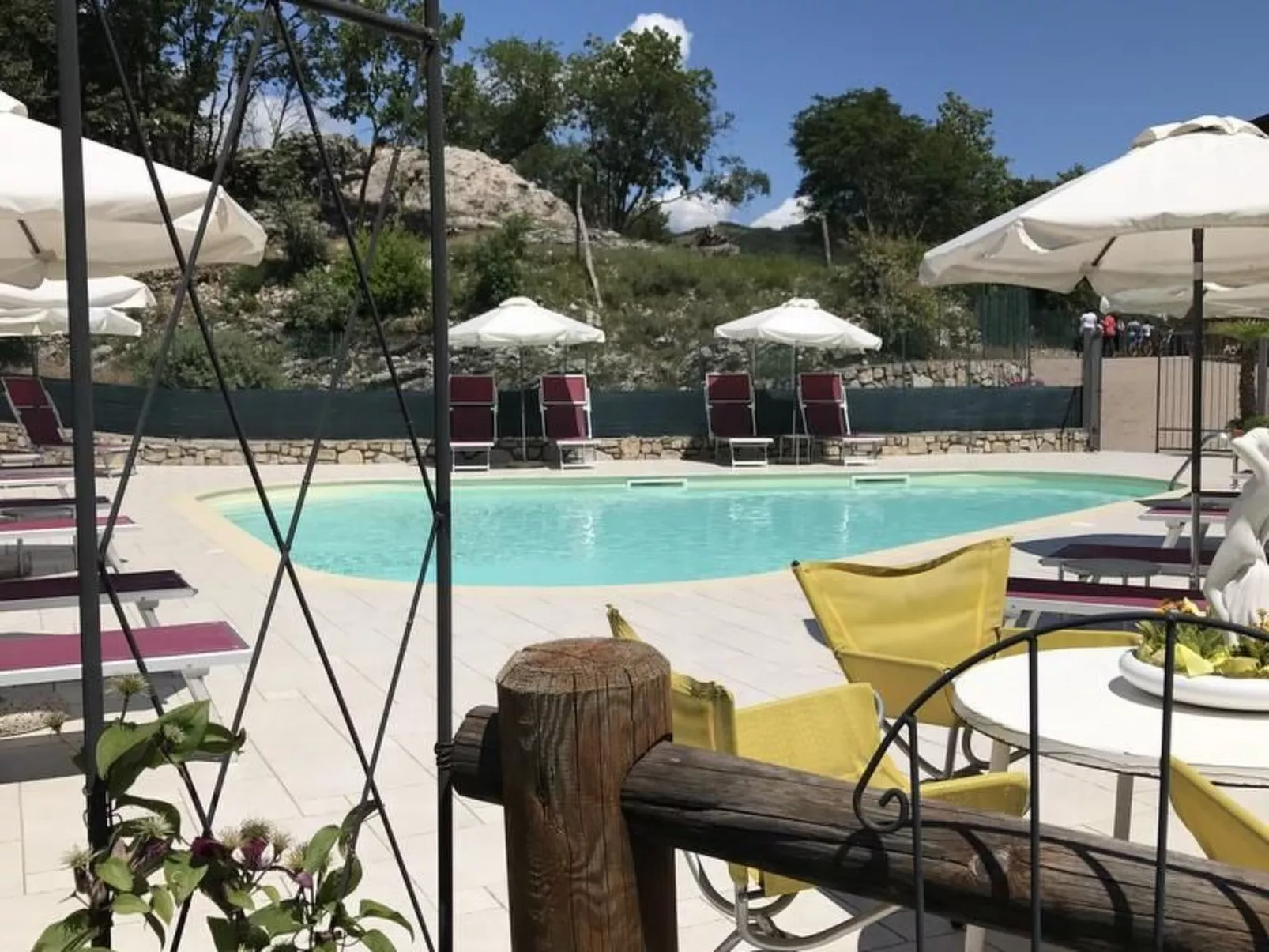 'Zwei-Zimmer-Balkon-Buiten