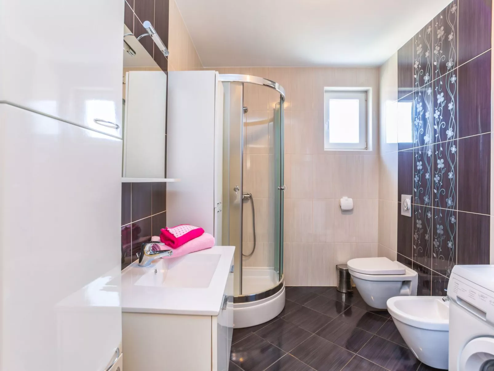 "Dragan 2" mit Balkon-Binnen