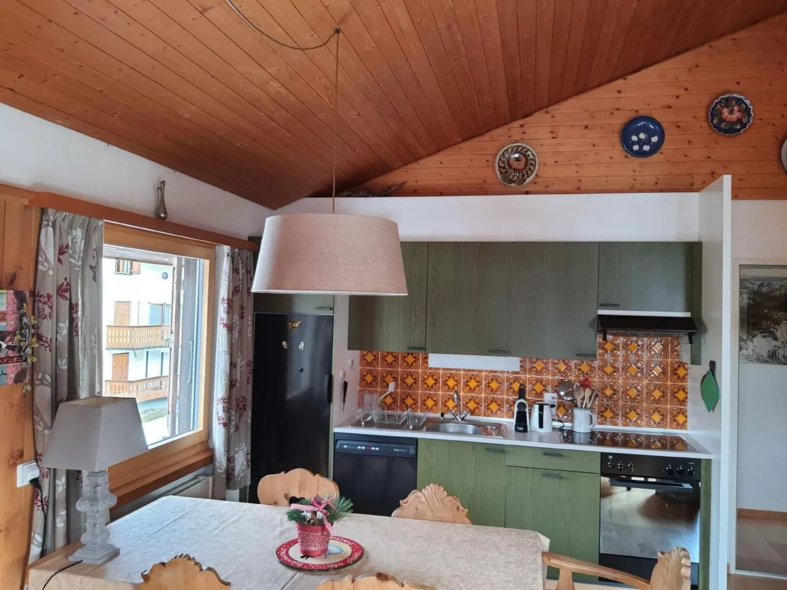 Chesa Azalee 10-Binnen