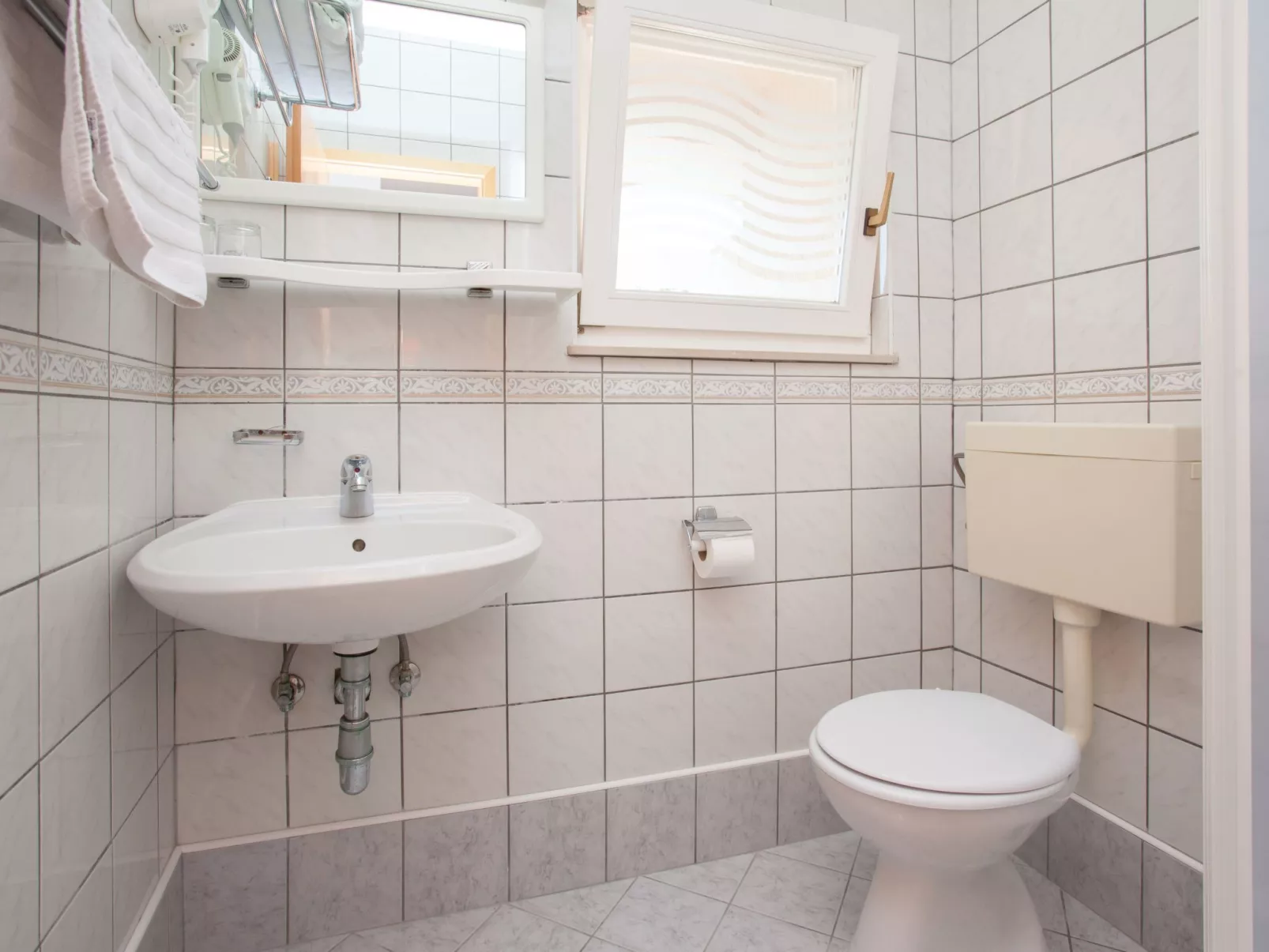 Corinthia 5 - Binnen